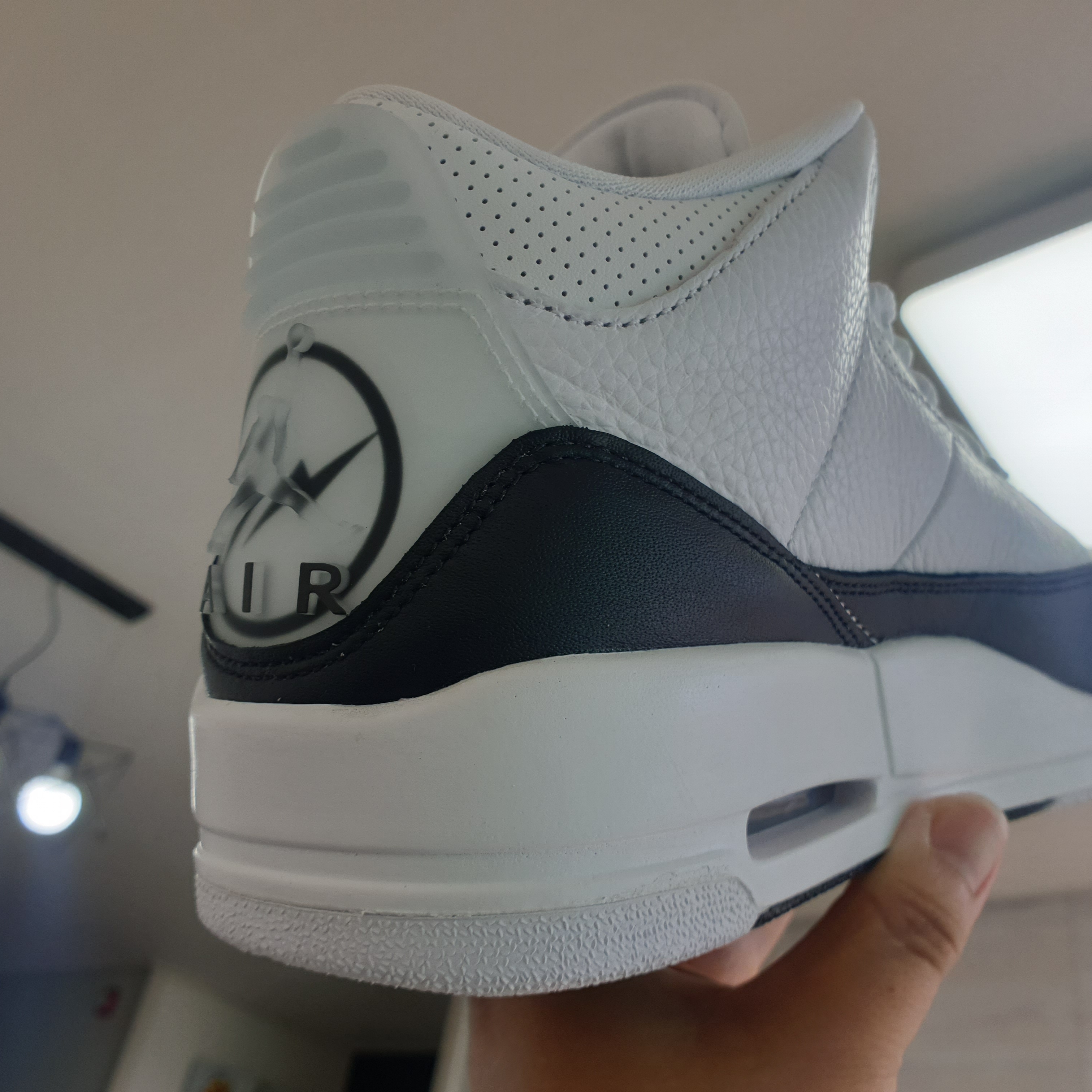 Jordan 3 x Fragment Retro SP White Black 착용 스타일 - 2