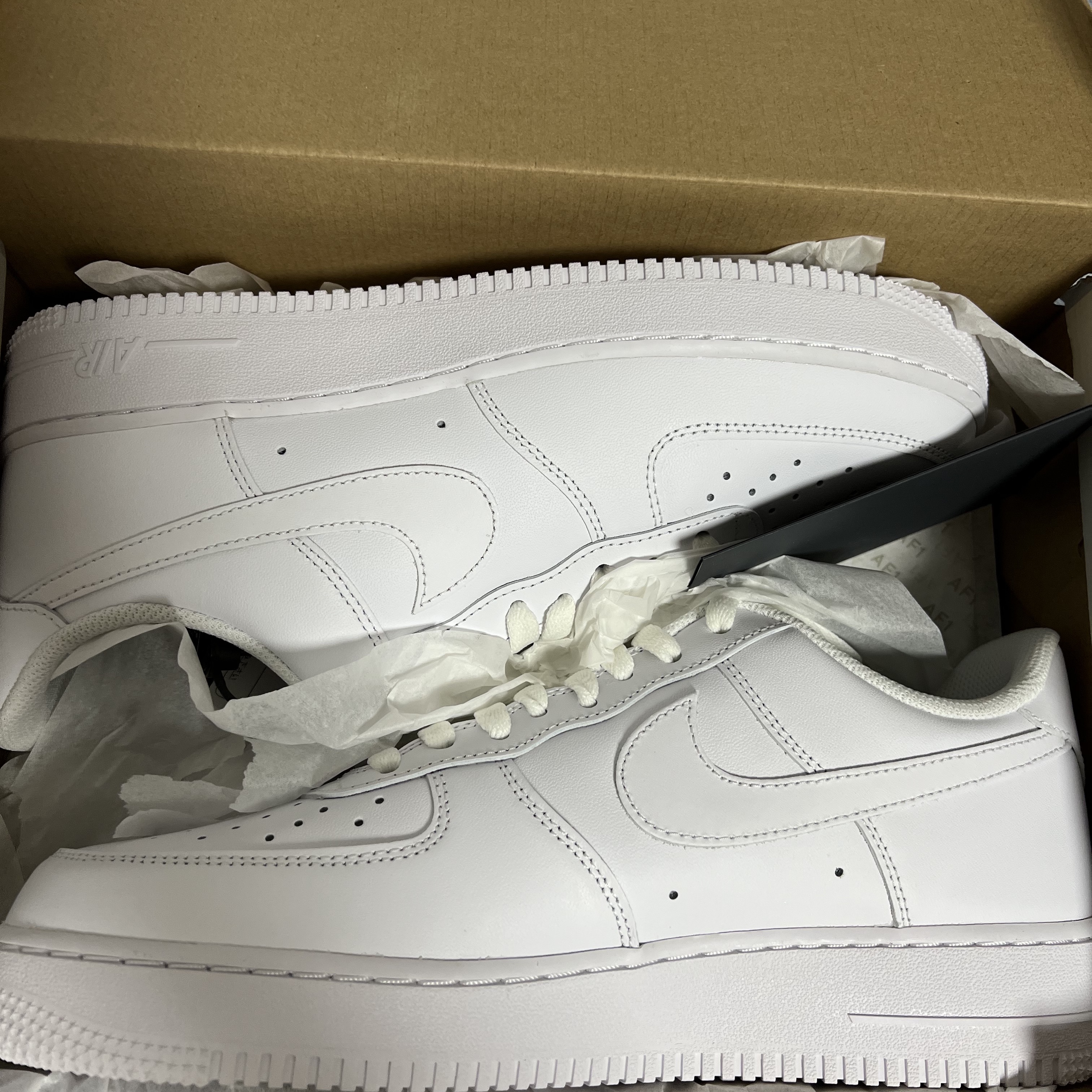 Nike Air Force 1 '07 Low White 착용 스타일 - 1