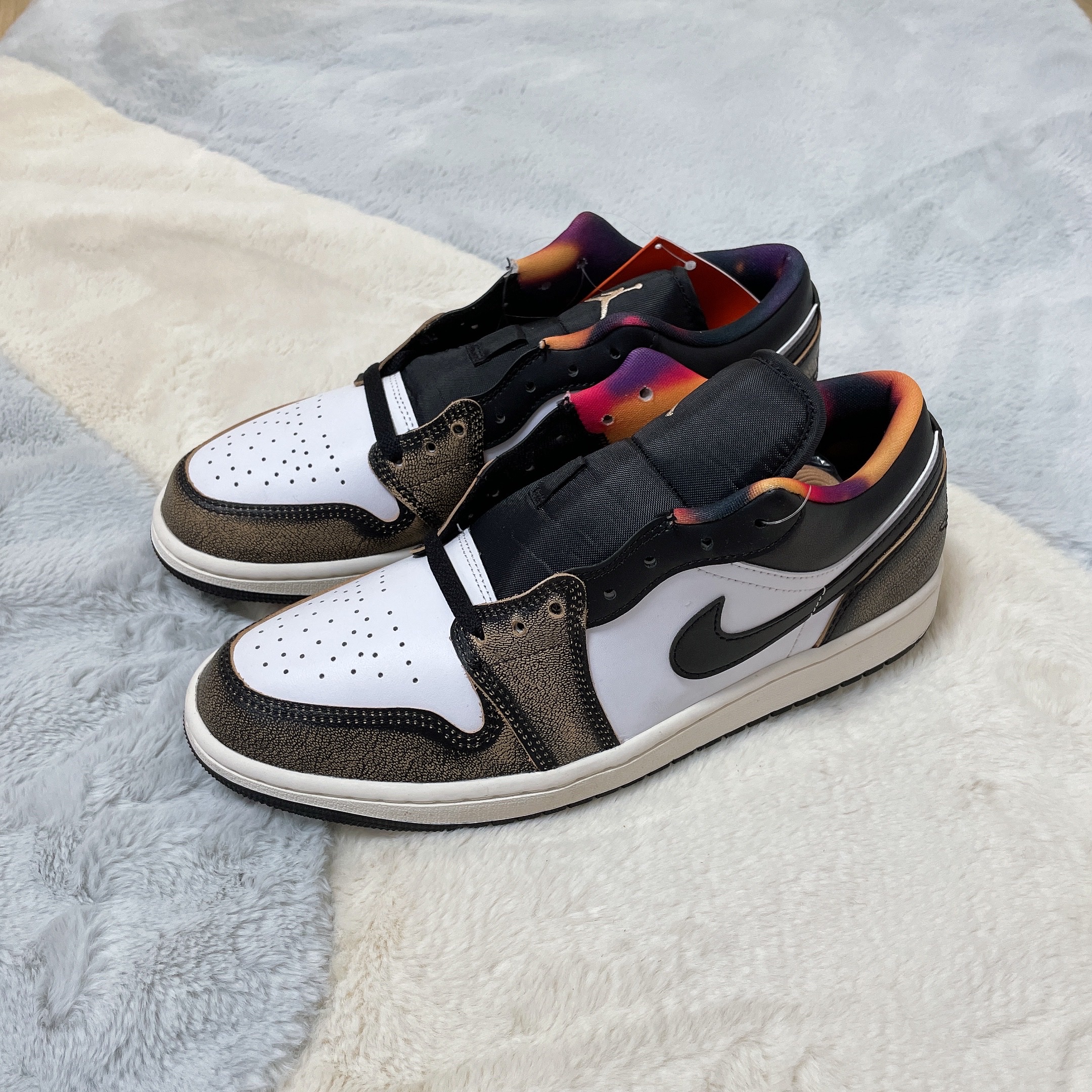 Jordan 1 Low SE Black White Onyx 착용 스타일 - 1