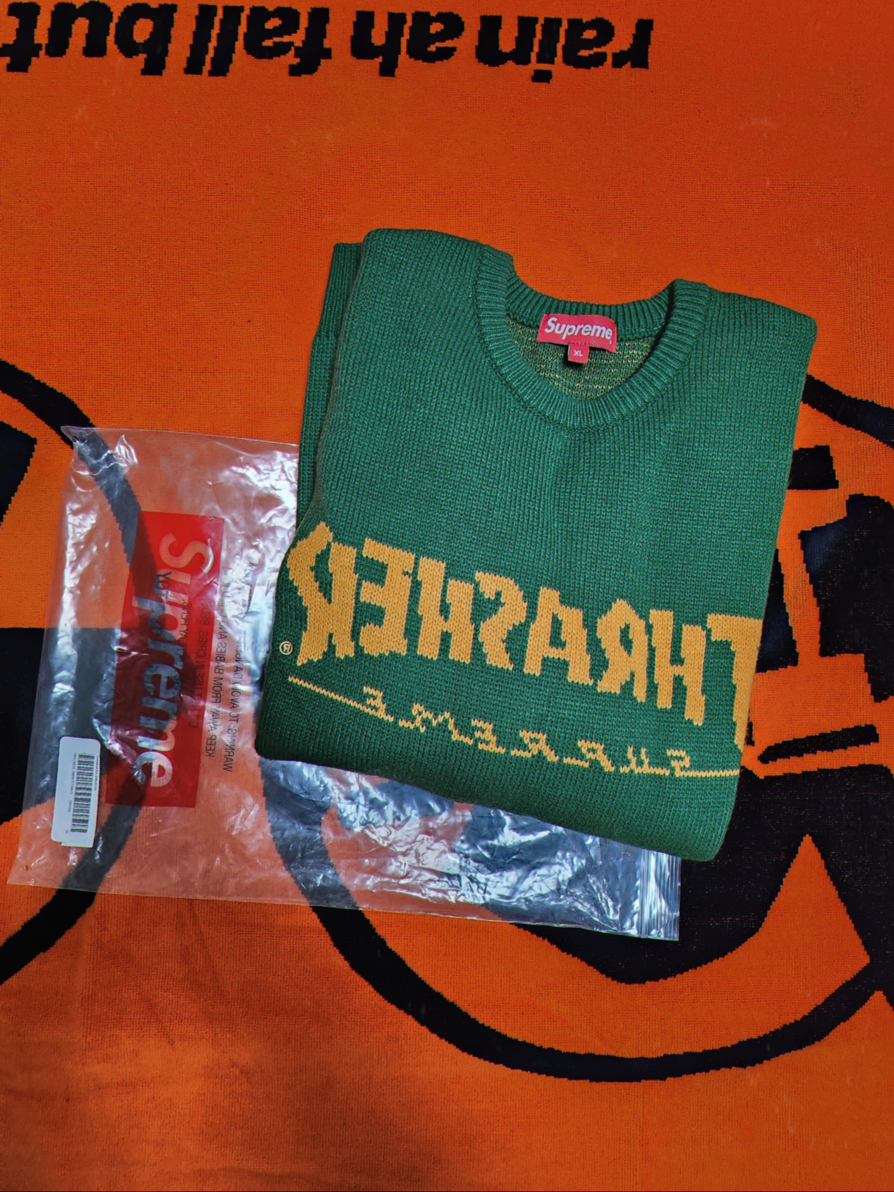 Supreme x Thrasher Sweater Green - 21FW, Casio G-Shock x Supreme x The North Face DW-6900 Black 착용 스타일 - 5