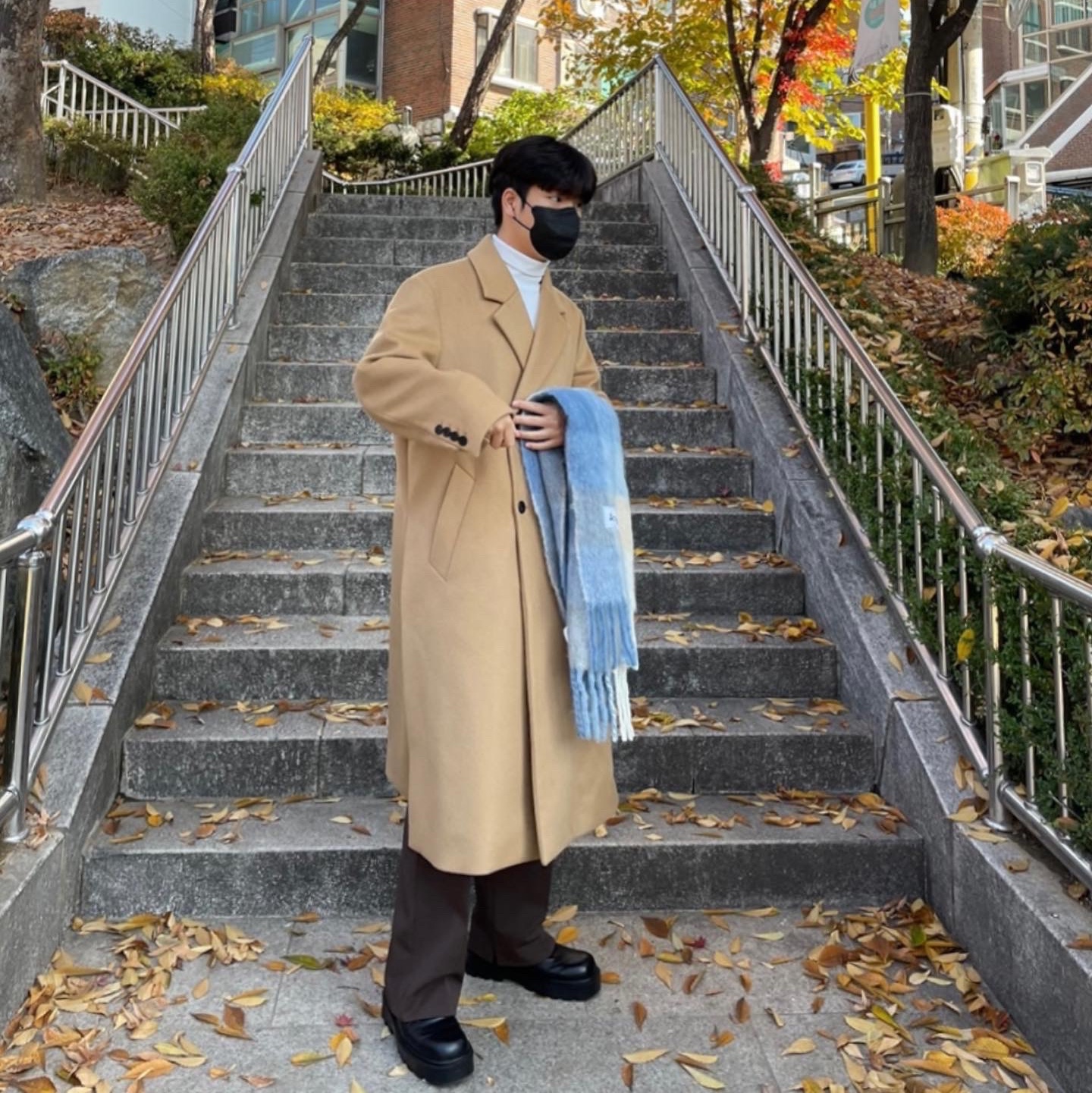 Acne Studios Mohair Check Muffler Pastel Blue Beige 착용 스타일 - 2