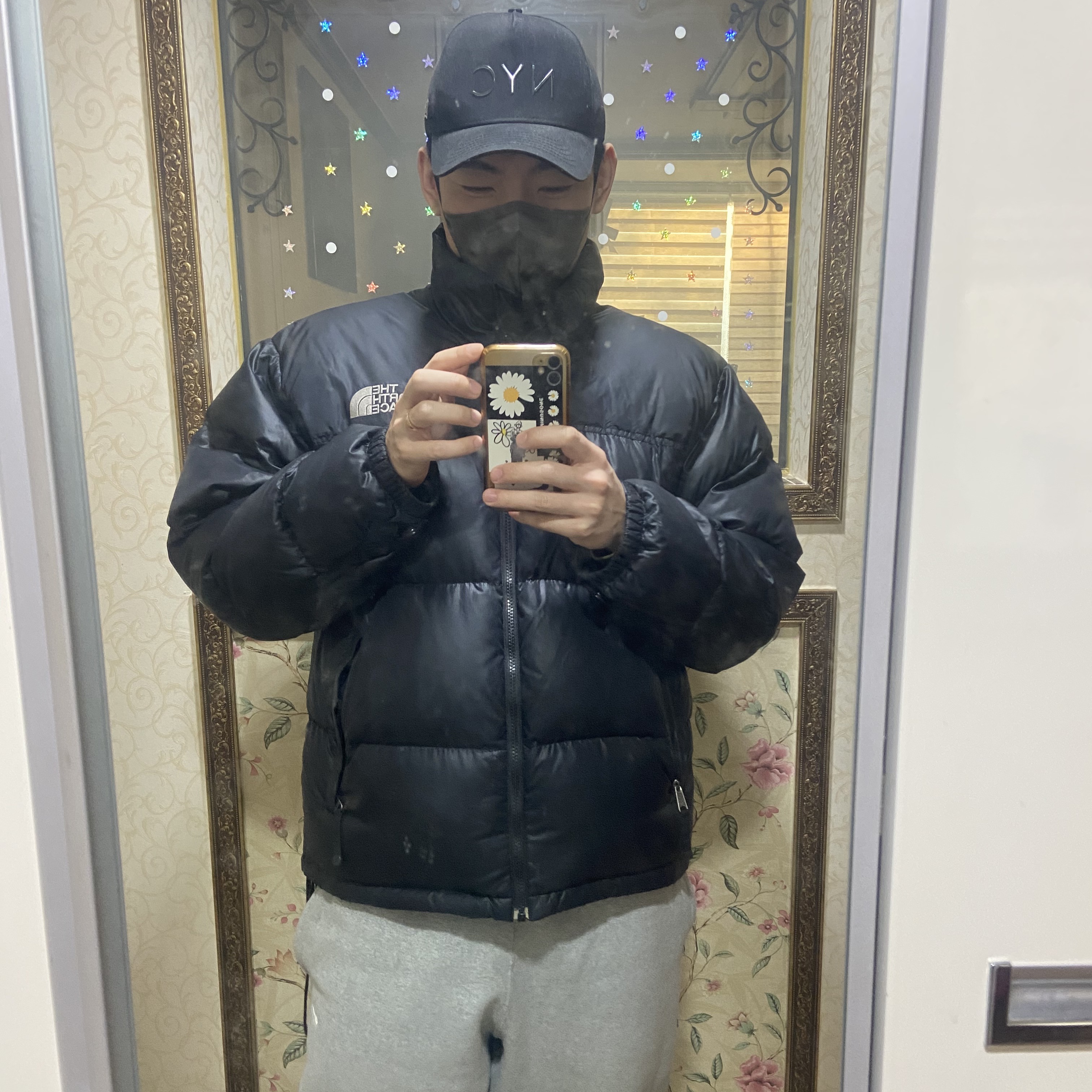 The North Face 1996 Eco Nuptse Jacket Black 착용 스타일