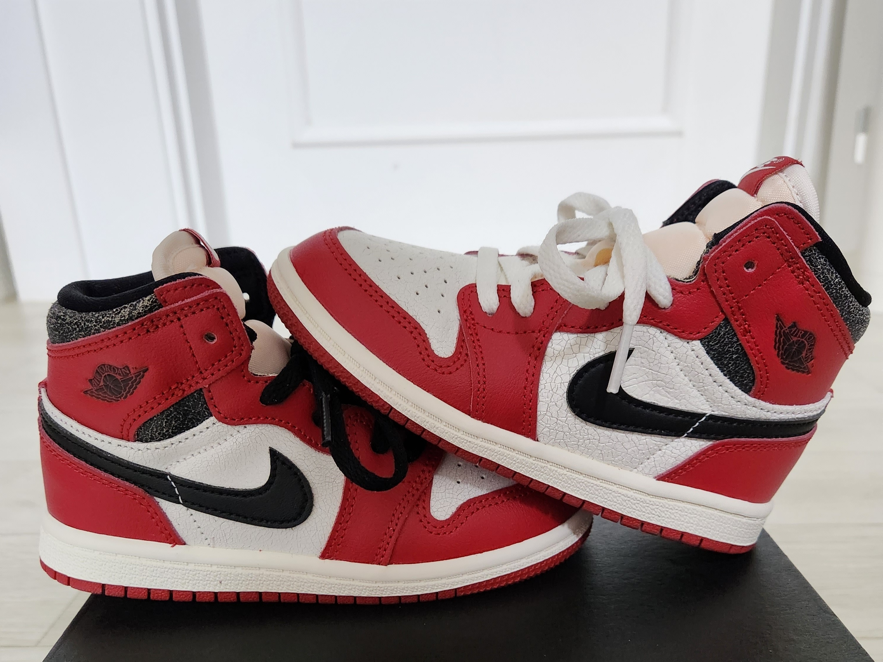 (TD) Jordan 1 Retro High OG Chicago 2022 착용 스타일 - 1