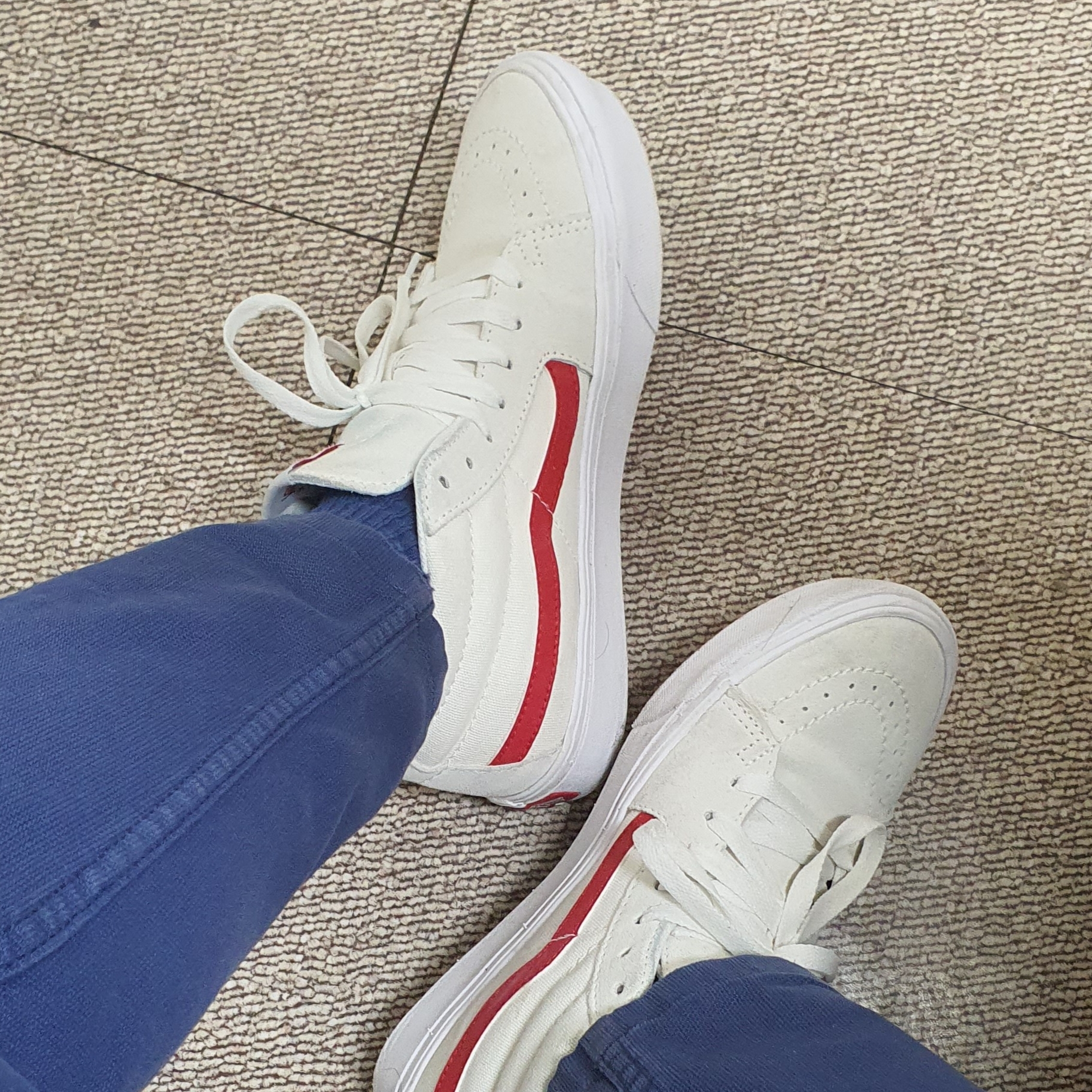 Vans ComfyCush Sk8-Mid Blanc Red 착용 스타일