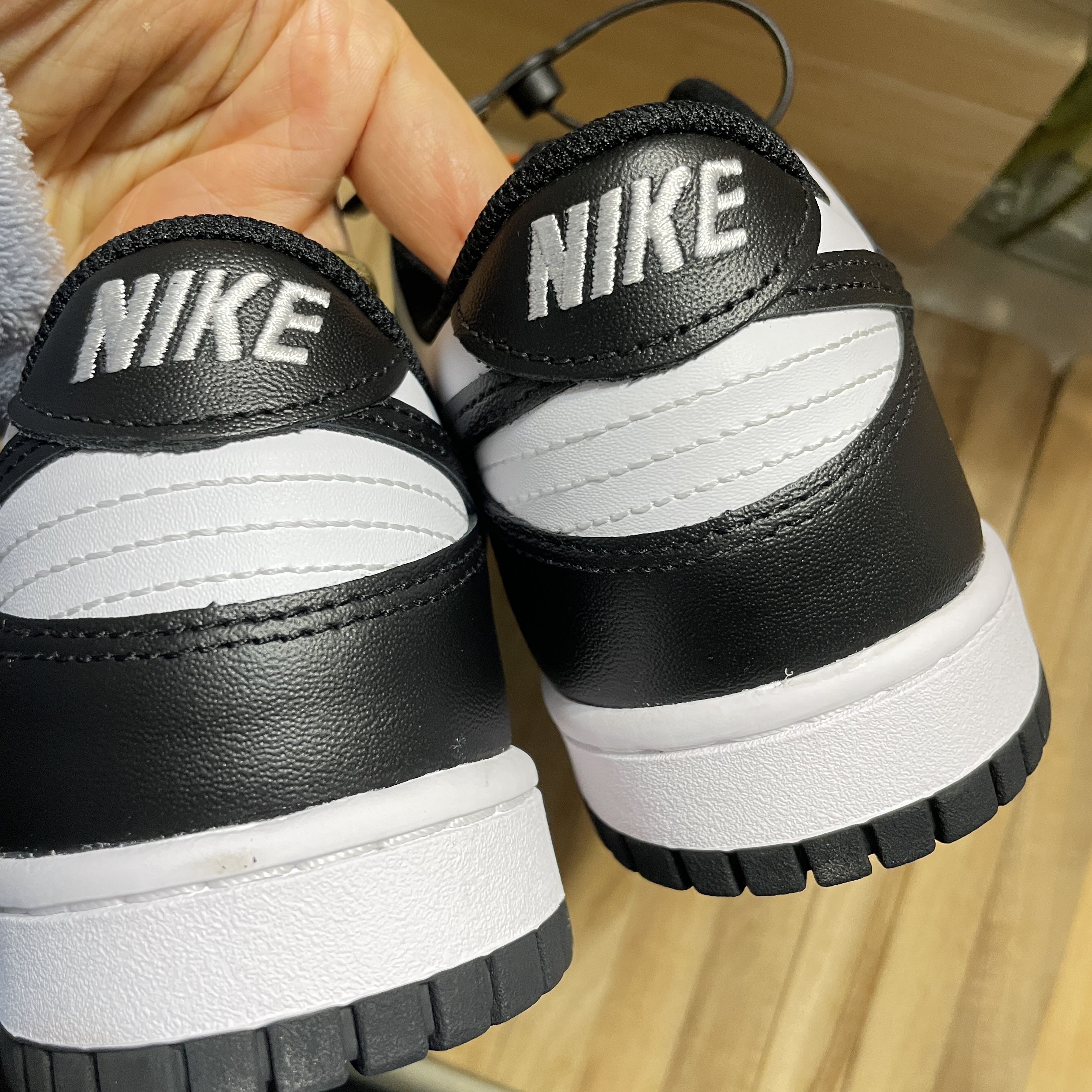 (GS) Nike Dunk Low Black 착용 스타일 - 3