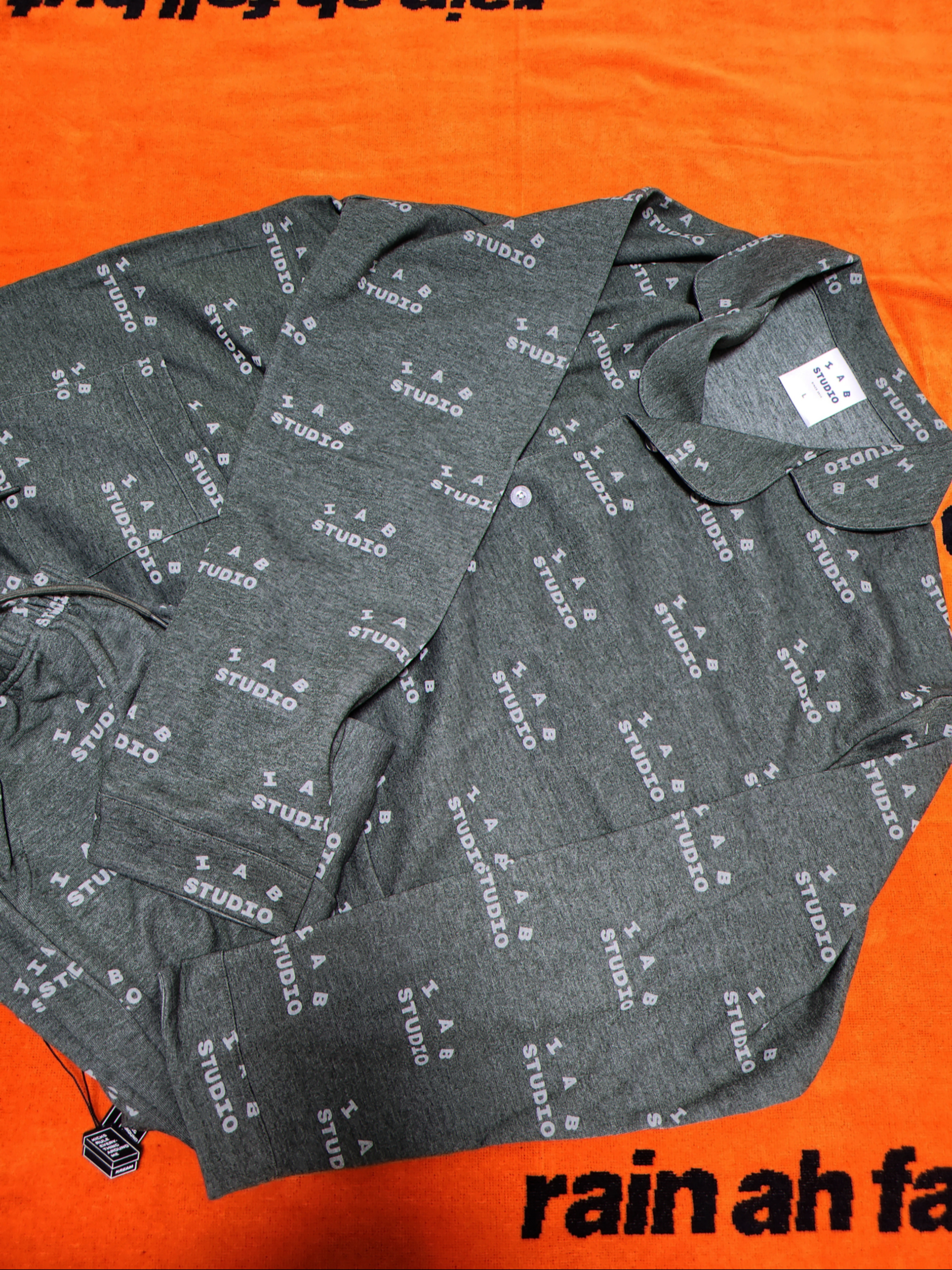 Supreme x Thrasher Sweater Green - 21FW, Casio G-Shock x Supreme x The North Face DW-6900 Black 착용 스타일 - 3
