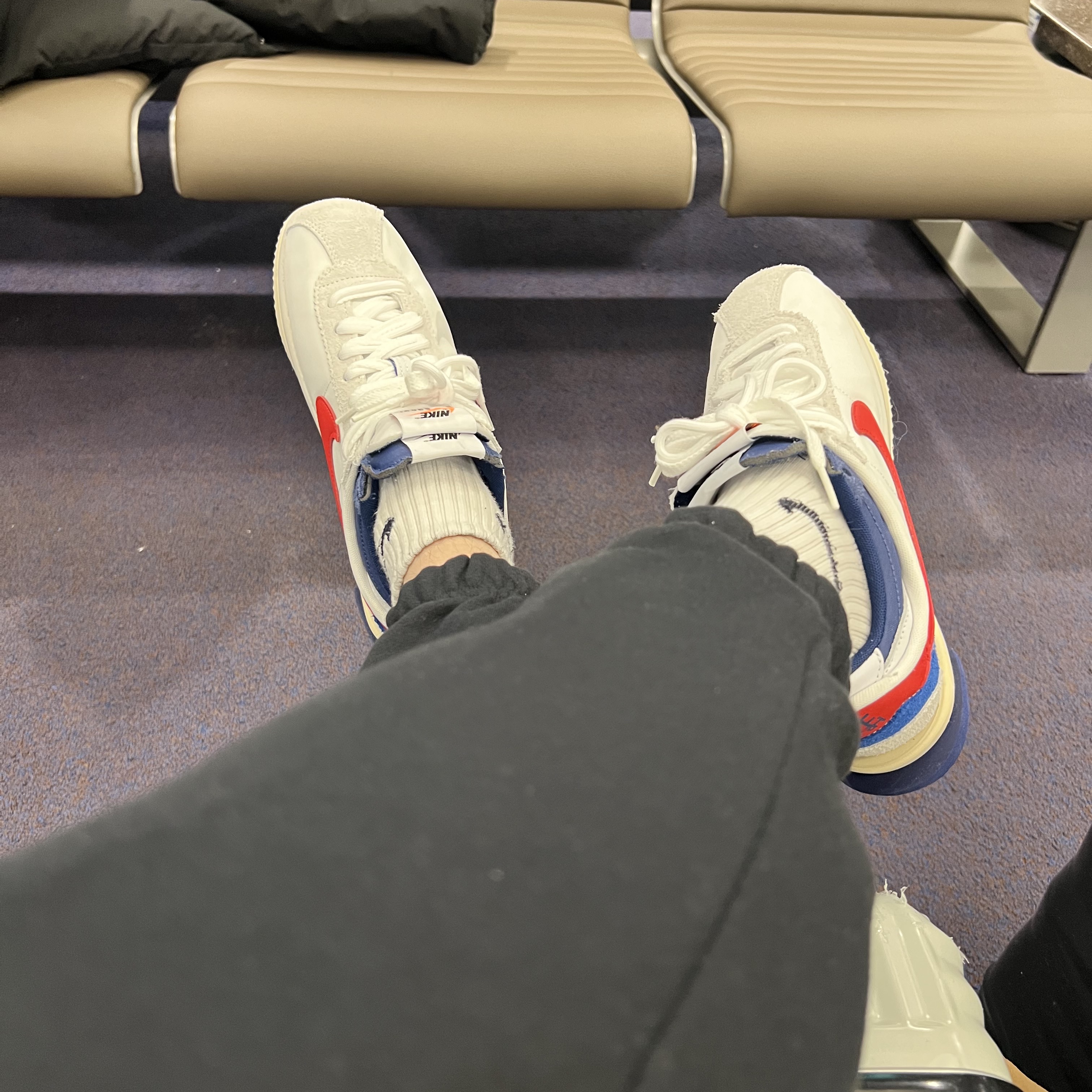 Nike x Sacai Zoom Cortez SP White and University Red 착용 스타일
