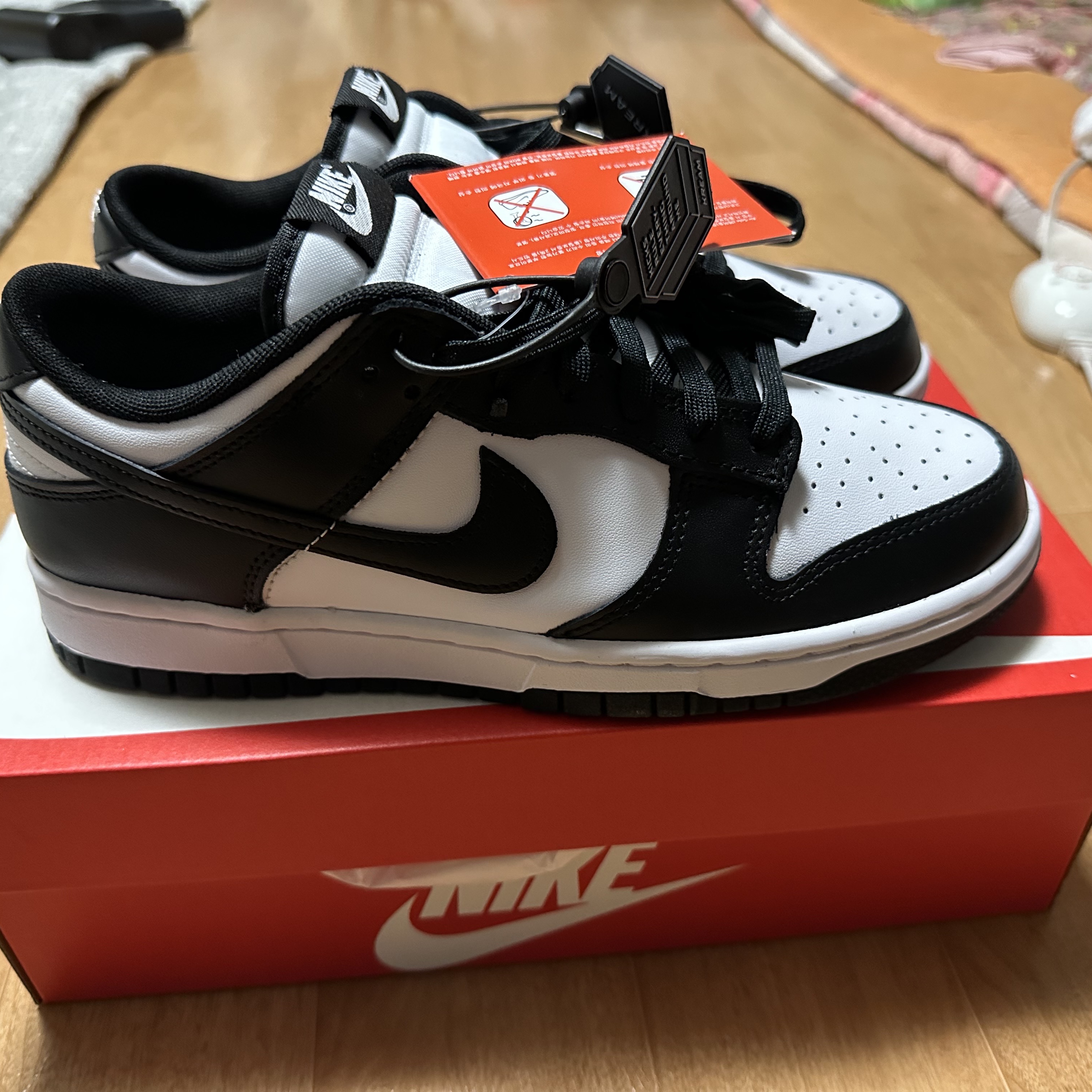 Nike Dunk Low Retro Black 착용 스타일 - 3