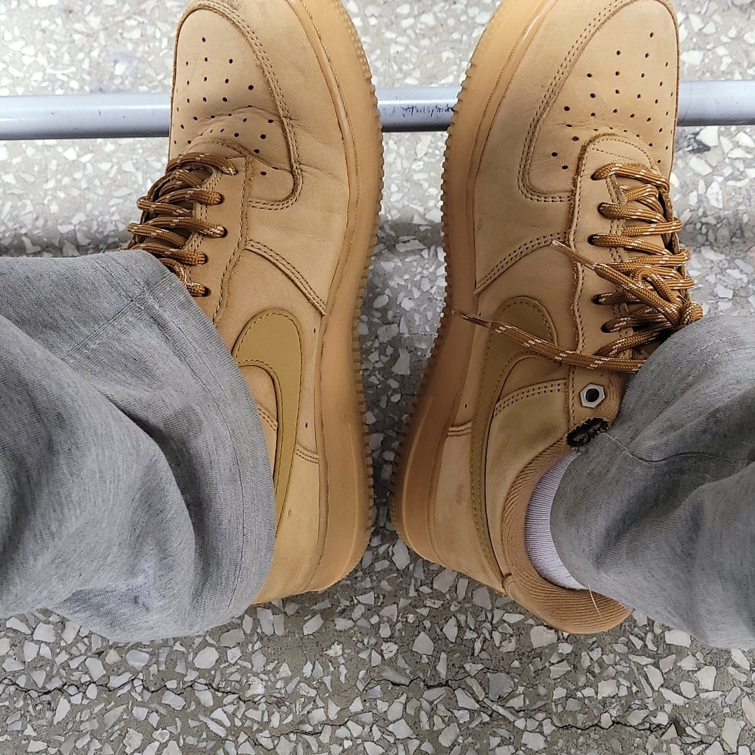 Nike Air Force 1 '07 WB Flax 착용 스타일