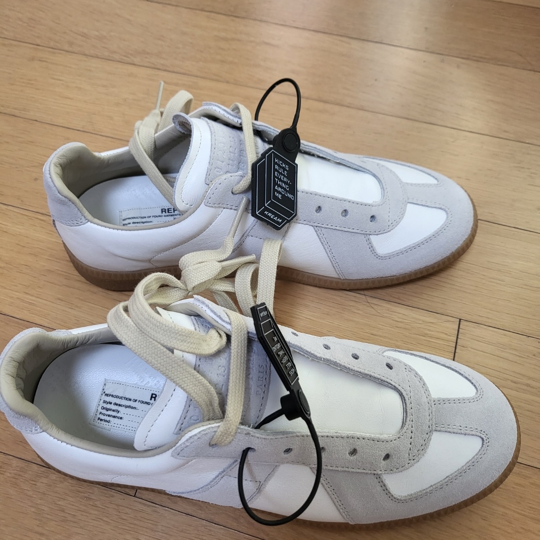 (W) Maison Margiela Calfskin Replica Sneakers White 착용 스타일