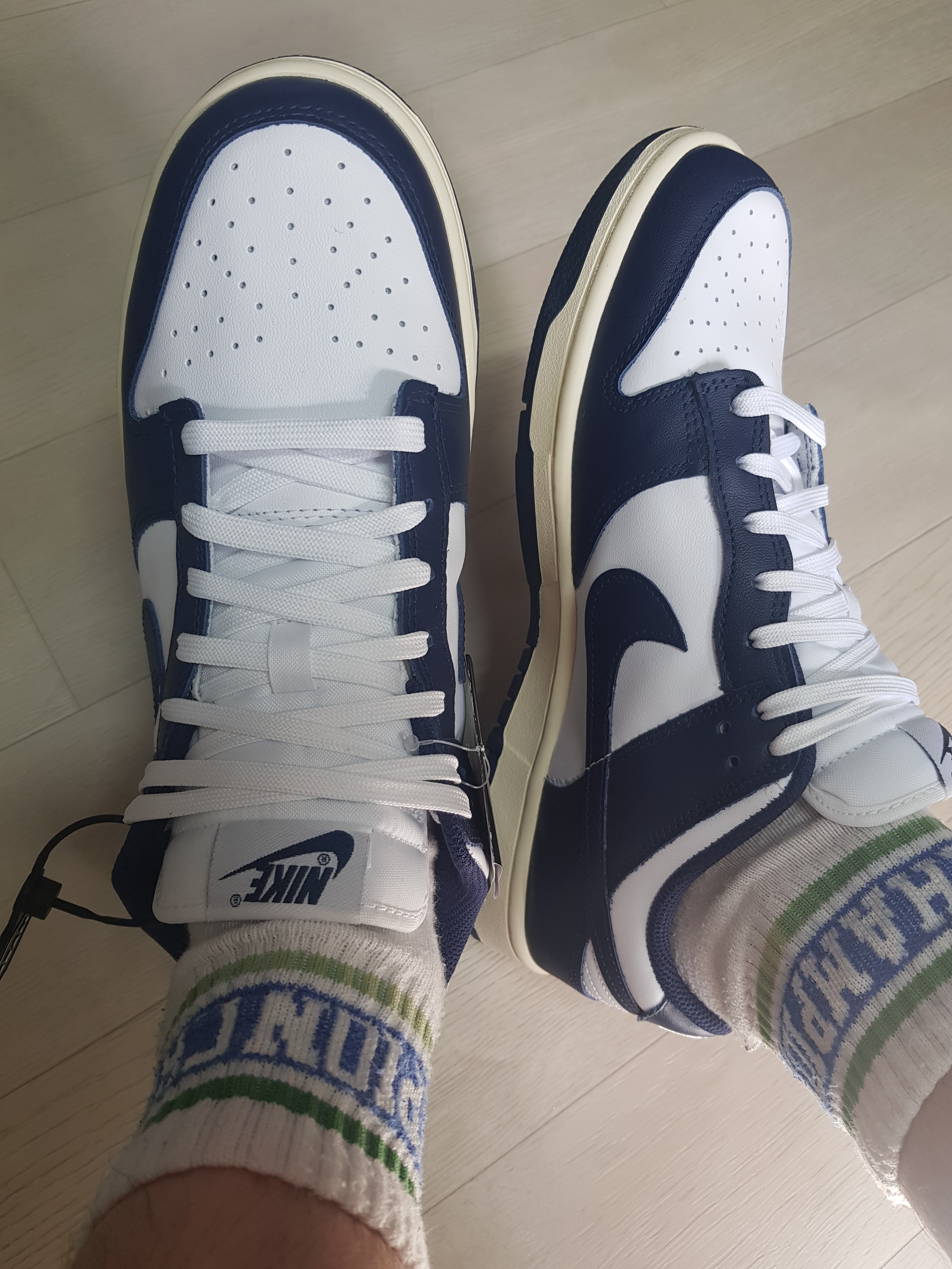(W) Nike Dunk Low Vintage Midnight Navy 착용 스타일