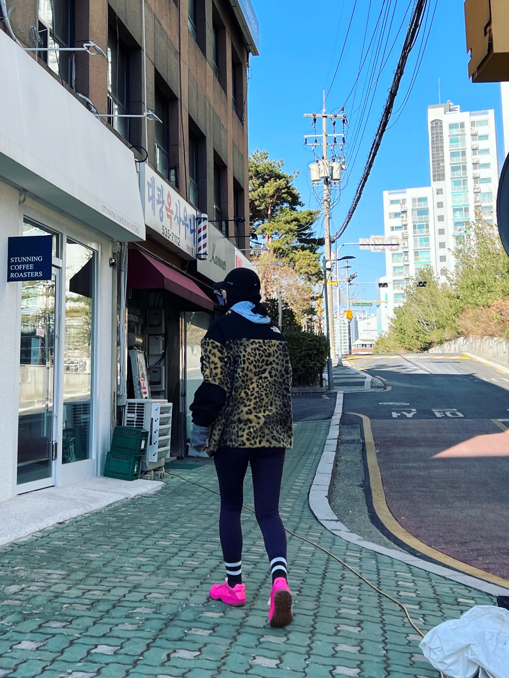 Nike x Jacquemus Air Humara LX Pink Flash 착용 스타일