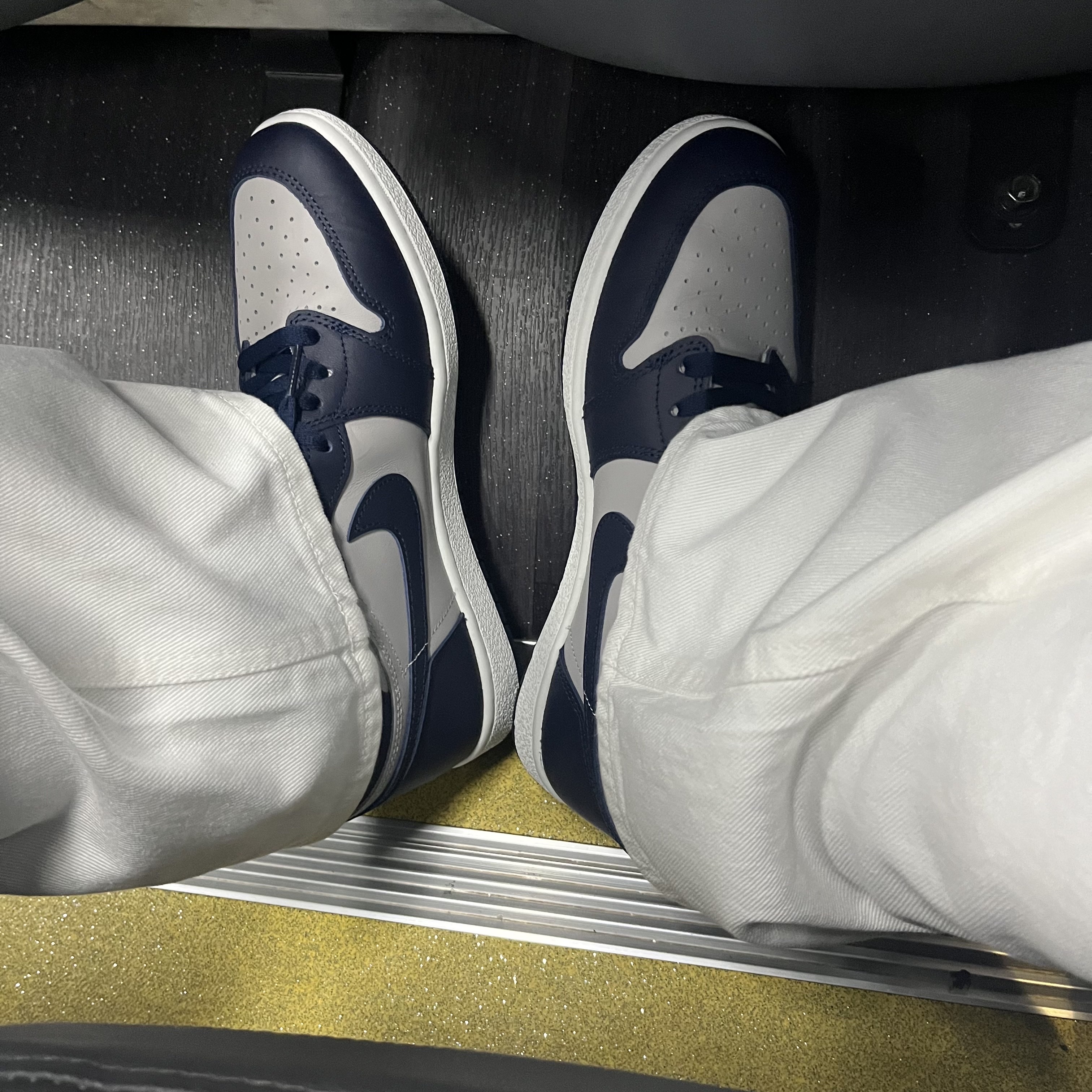 Jordan 1 High 85 College Navy 착용 스타일 - 3