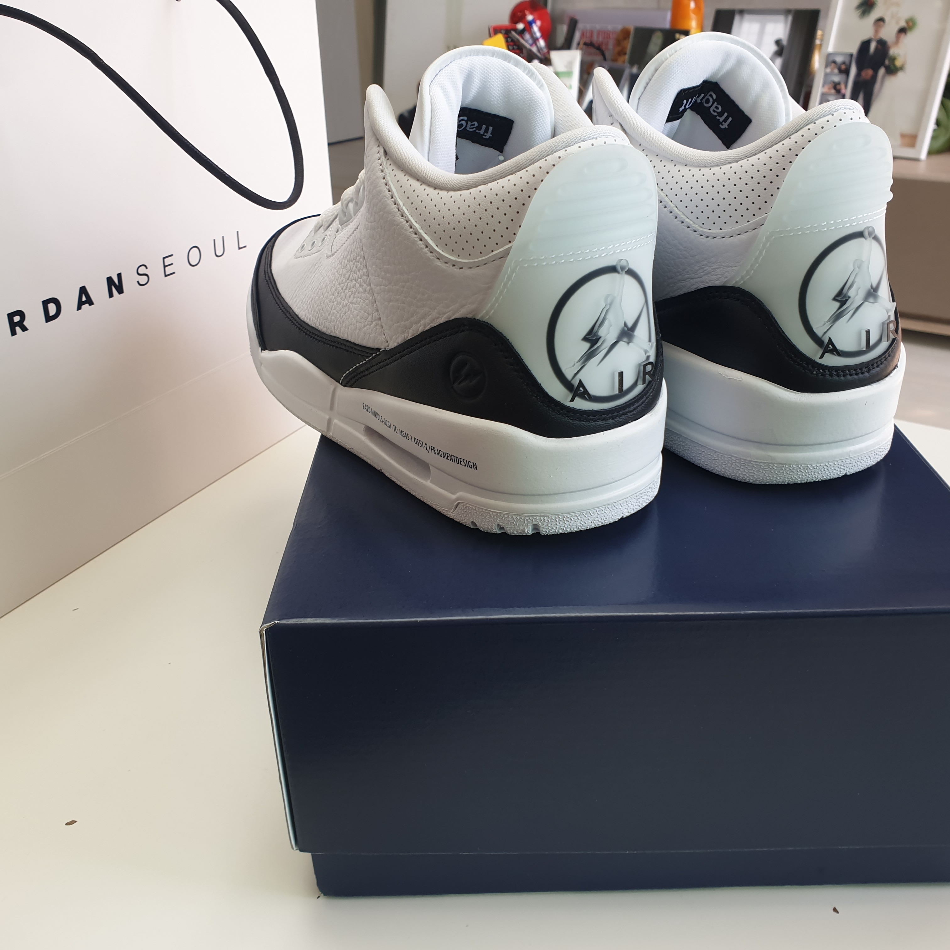 Jordan 3 x Fragment Retro SP White Black 착용 스타일 - 3