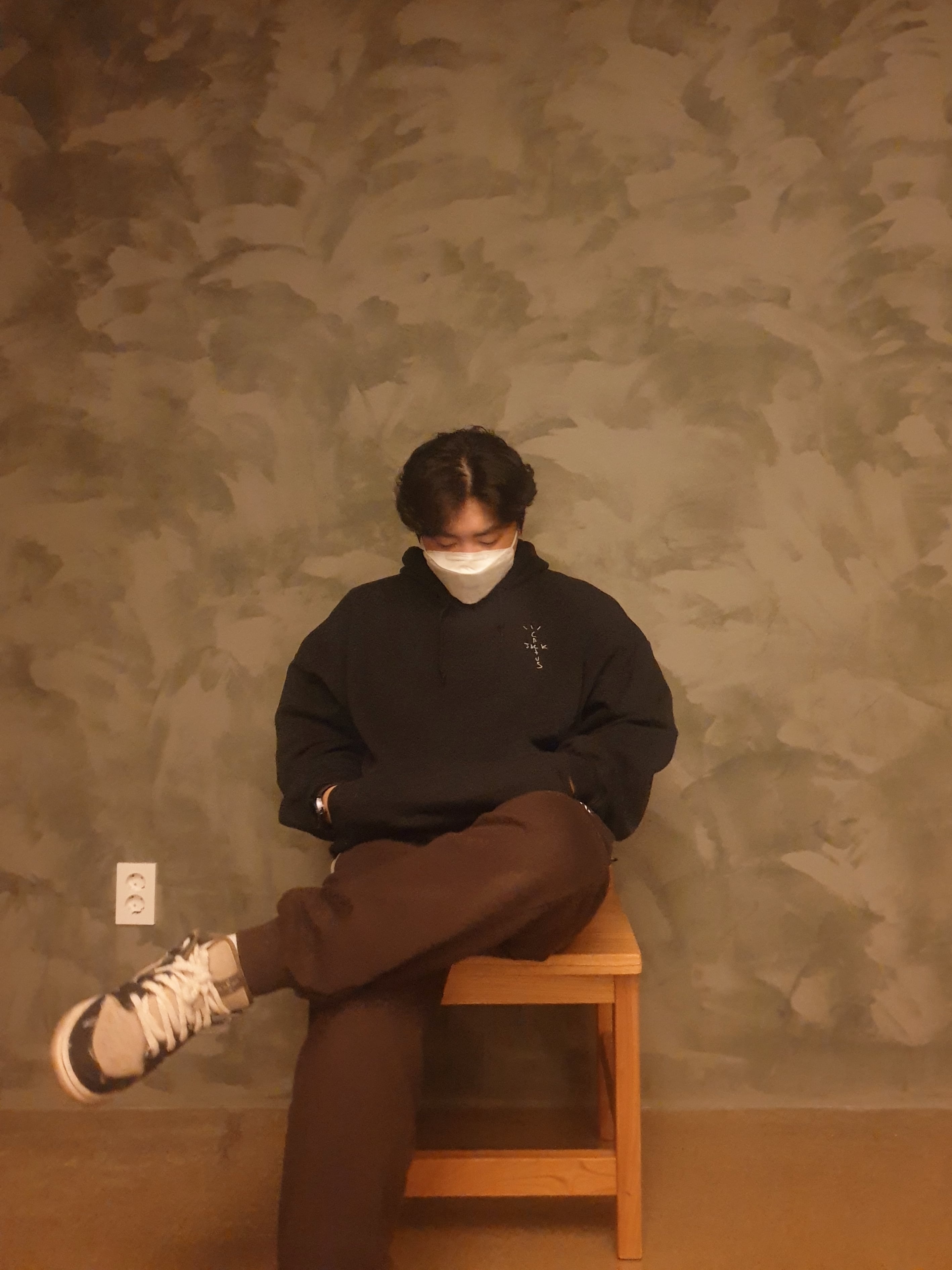 Nike x Travis Scott SB Dunk Low, IAB Studio Sweatpants Brown 착용 스타일