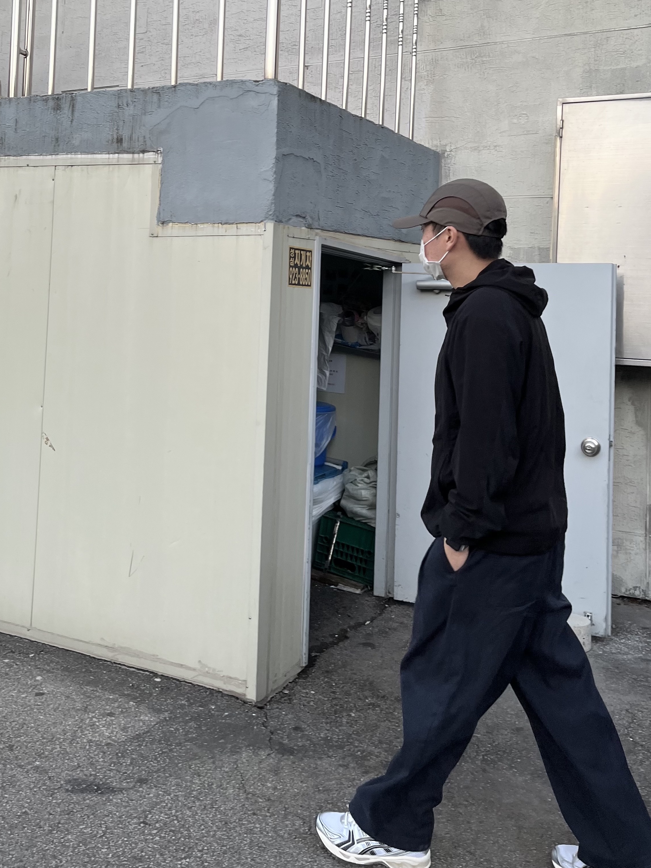 Sansan Gear Nylon Wing Cap Brown - 22FW, Sansan Gear Mesh Jacket Black - 22SS 착용 스타일