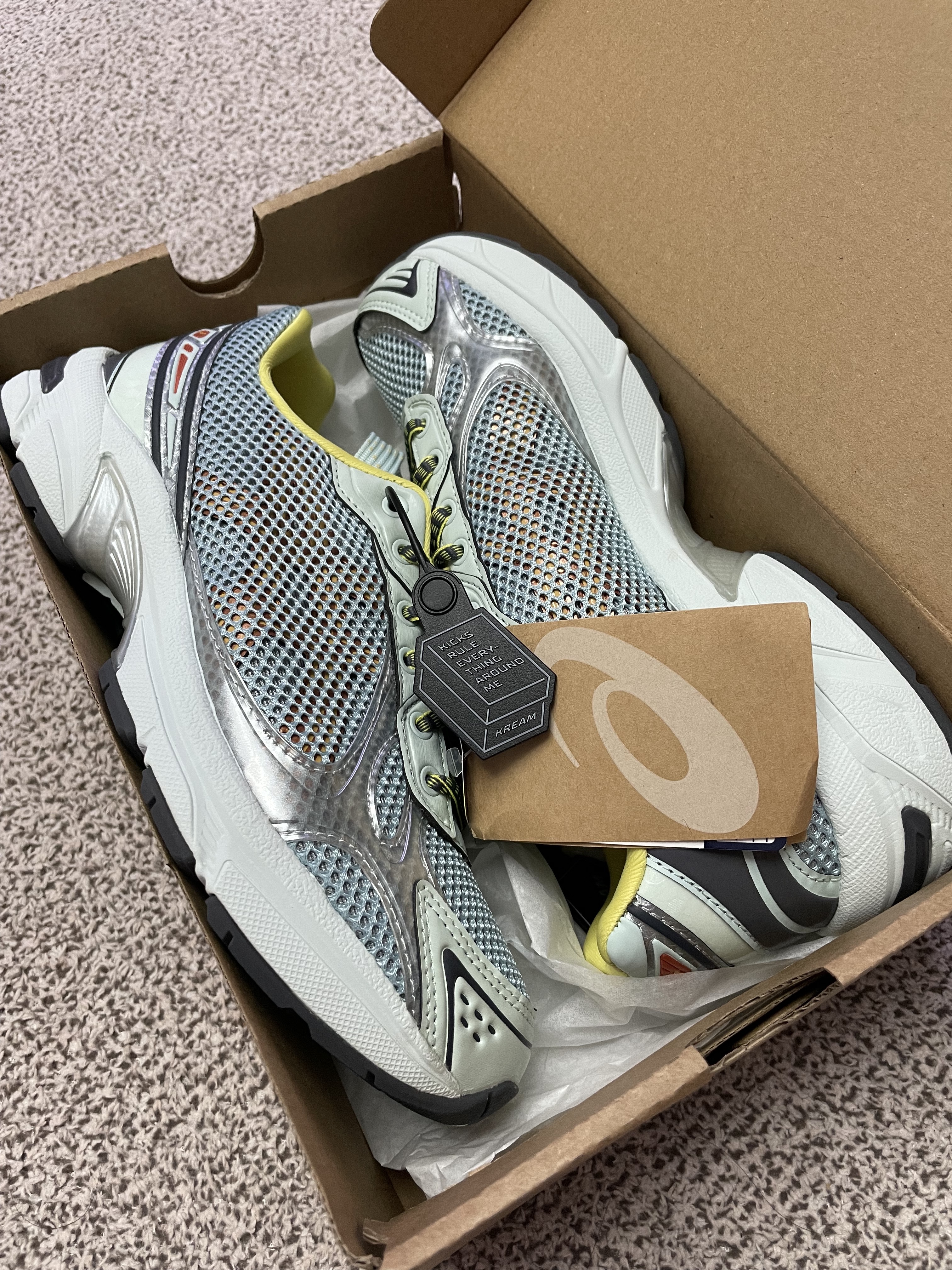 Asics UB4-S Gel-1130 Smoke Blue 착용 스타일