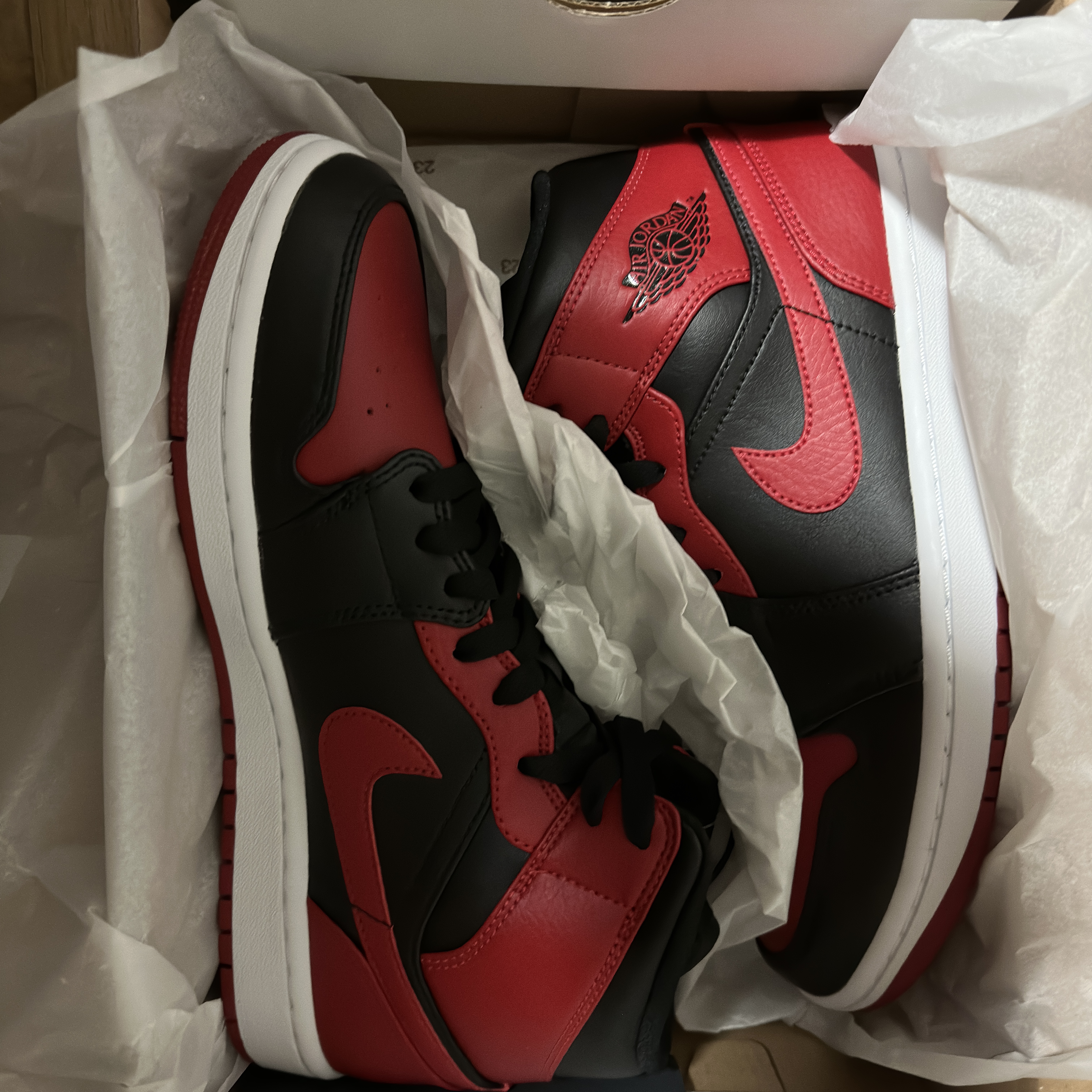 Jordan 1 Mid Bred Banned 2020 착용 스타일 - 2
