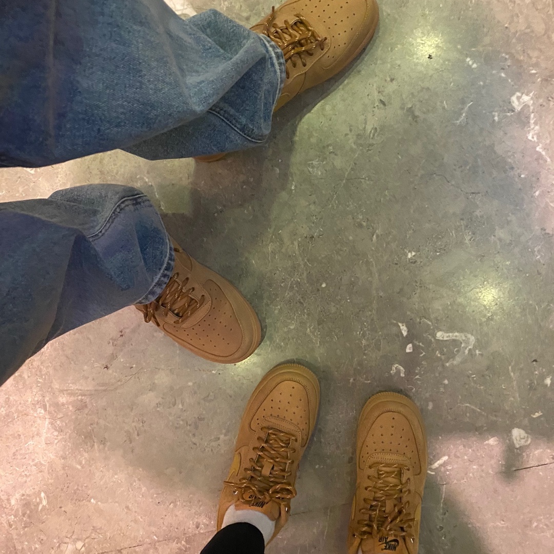 Nike Air Force 1 '07 WB Flax 착용 스타일