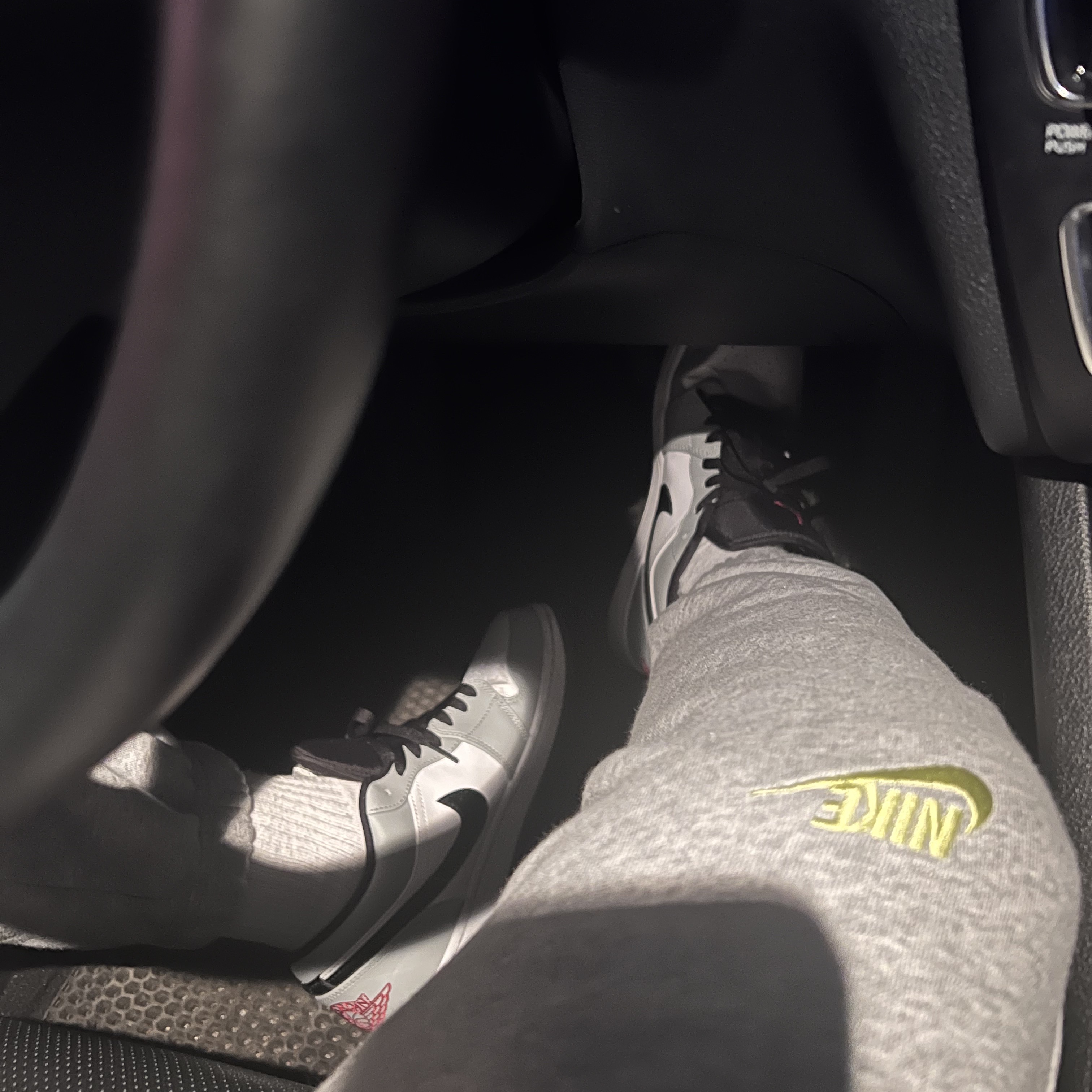 Jordan 1 Low Light Smoke Grey 착용 스타일
