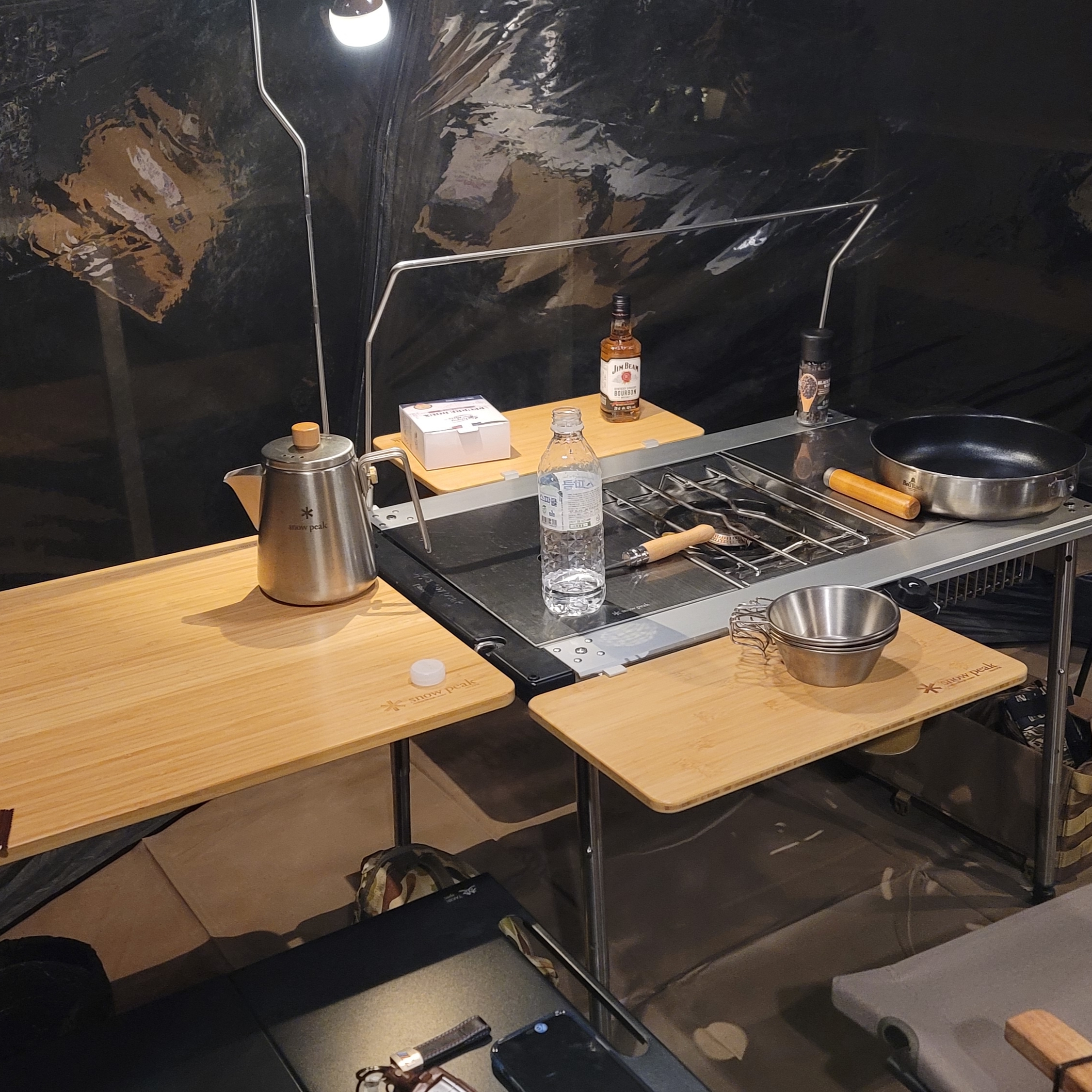 Snow Peak Multi Function Table Short, Snow Peak Field Barista Kettle 착용 스타일
