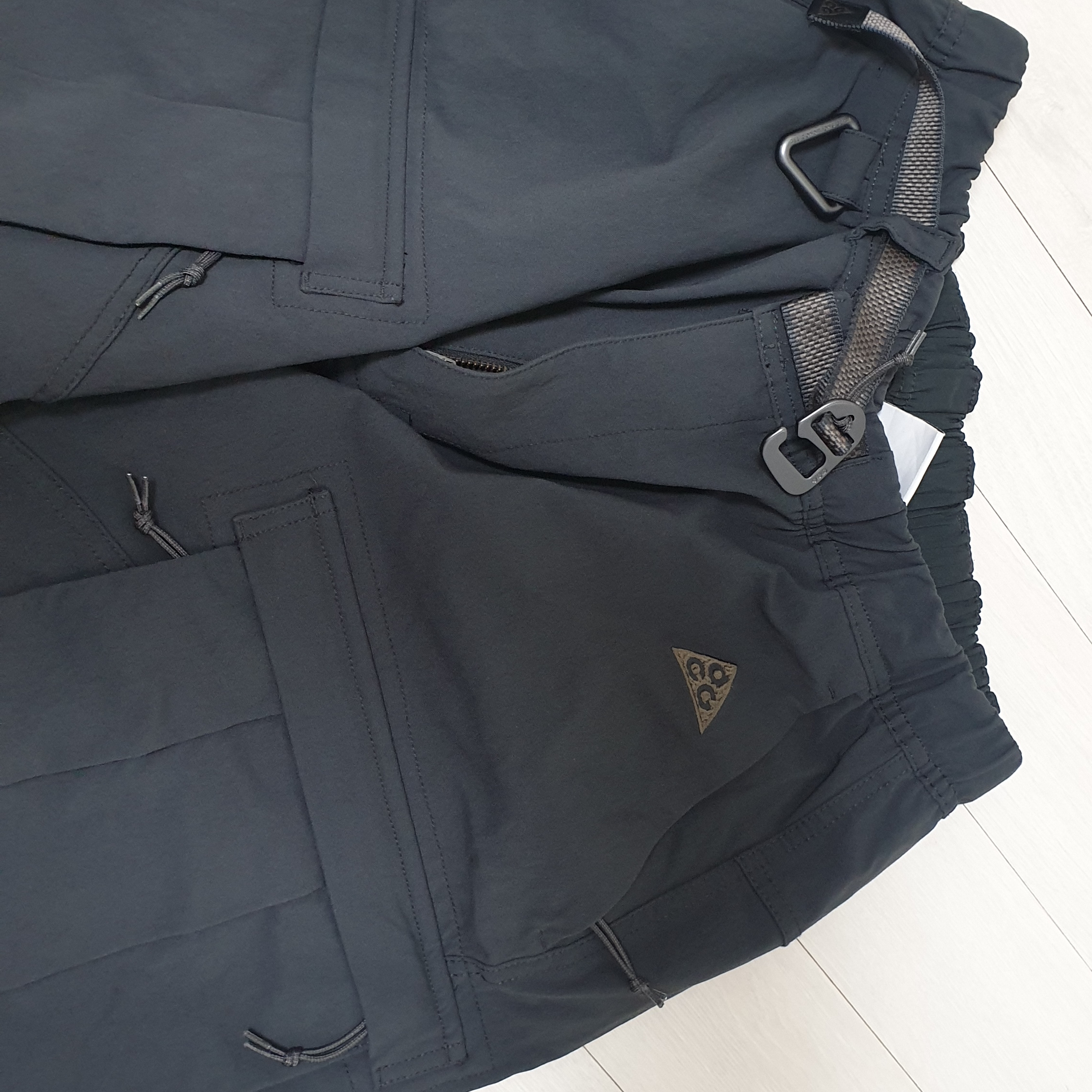 Nike ACG Smith Summit Cargo Pants Dark Smoke Grey - Asia 착용 스타일