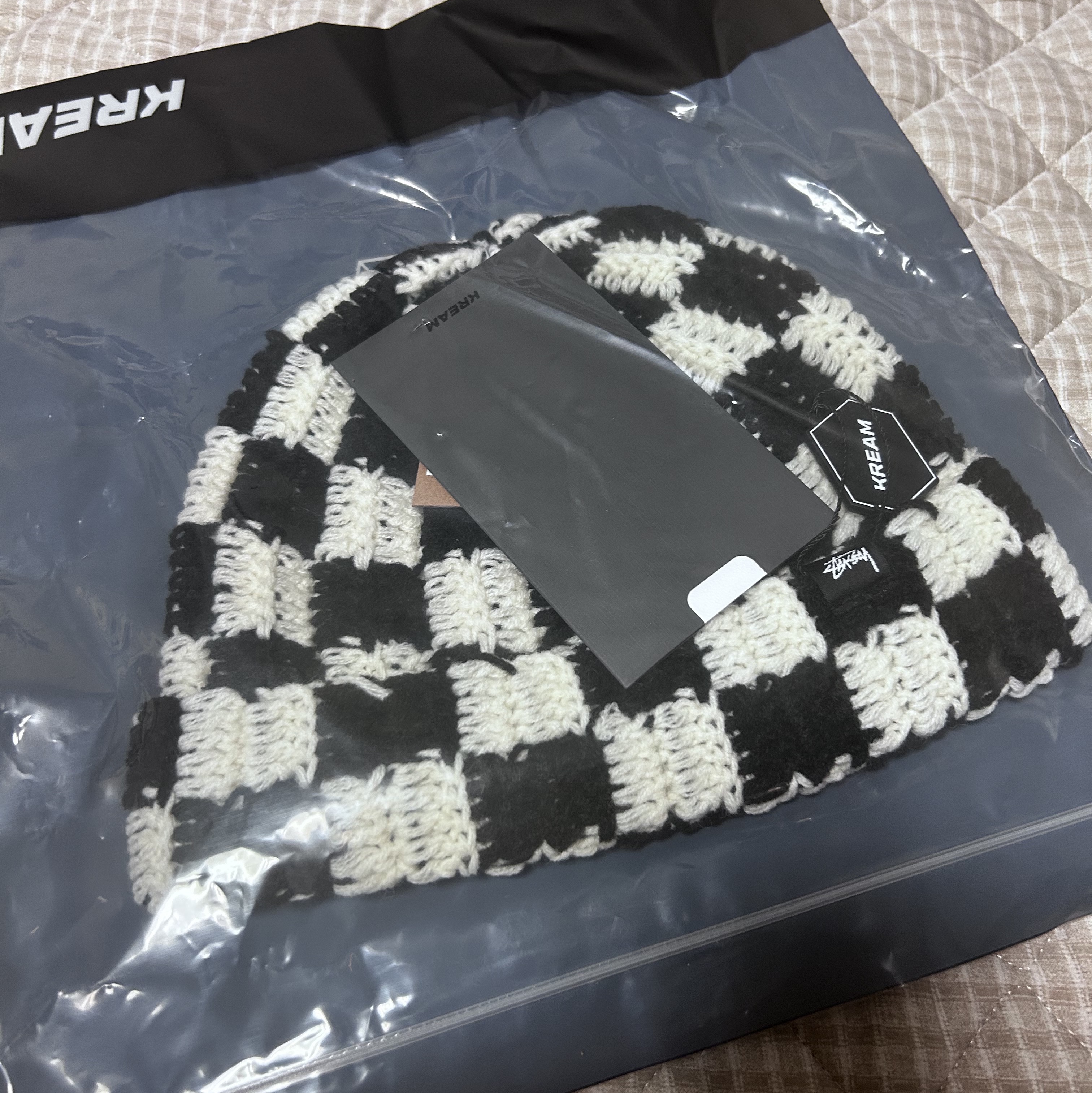 Stussy Crochet Checker Beanie Black 착용 스타일