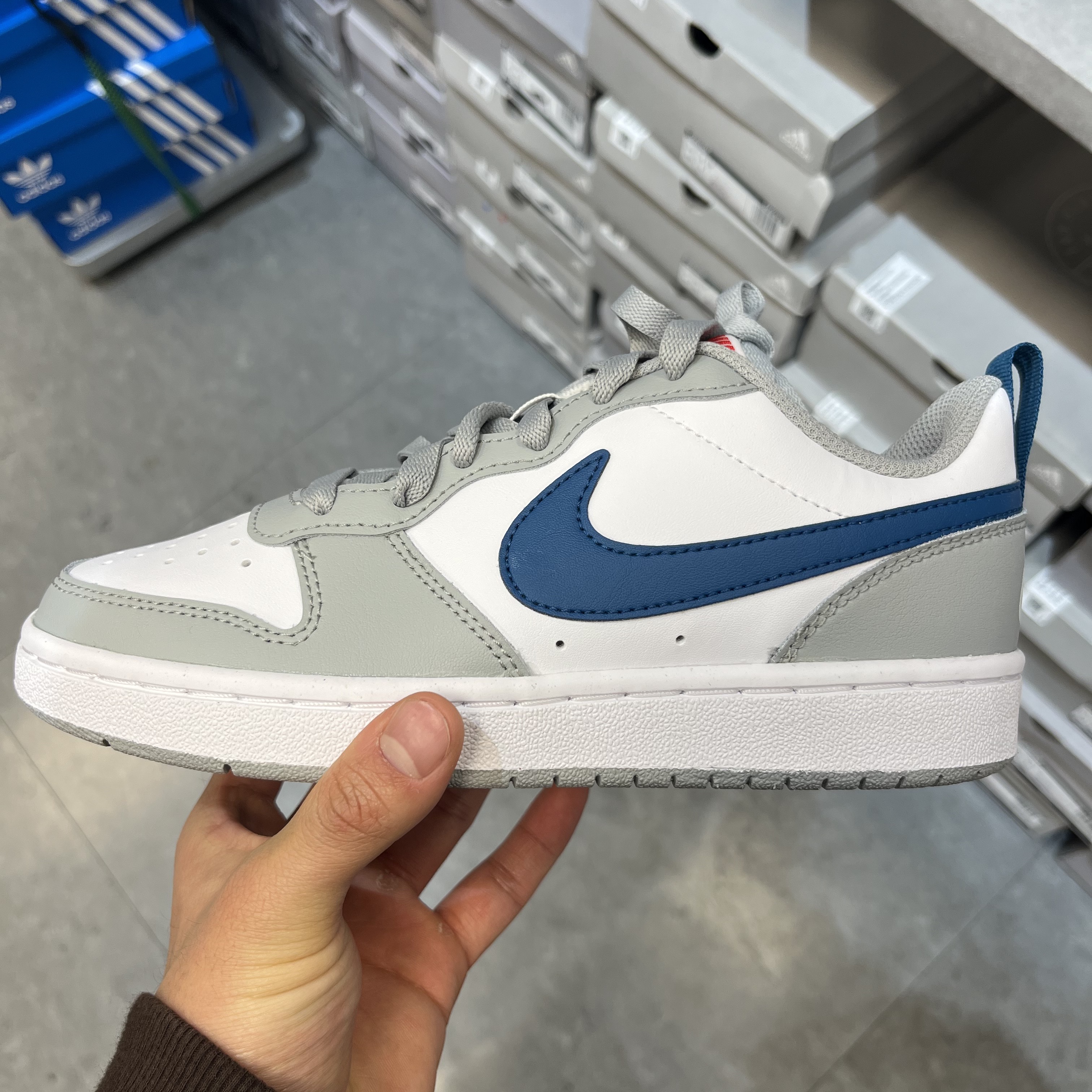 Jordan 1 Retro High OG Chicago 2022, (GS) Nike Court Borough Low 2 Light Smoke Grey 착용 스타일