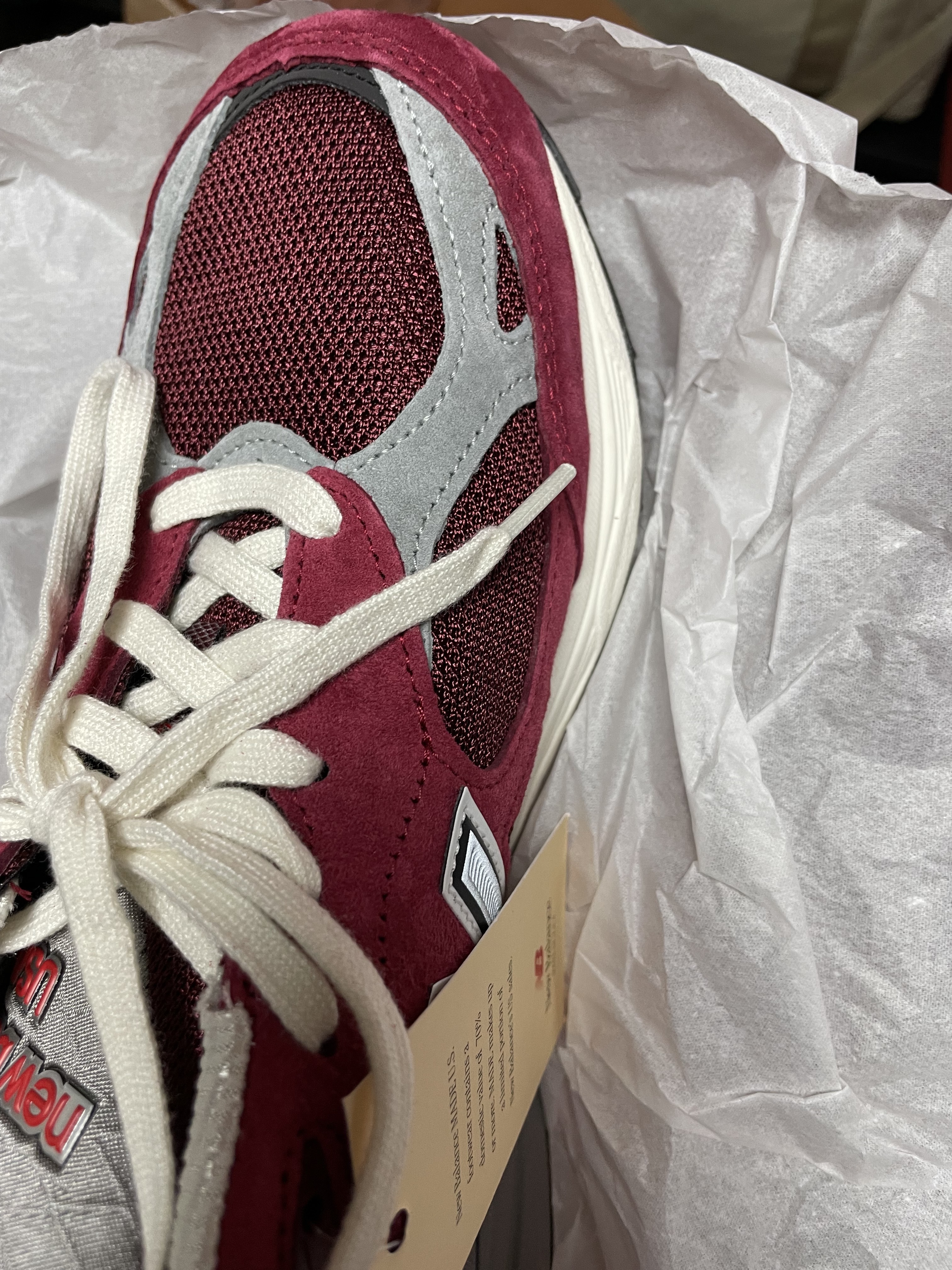 New Balance 990v3 Made in USA Scarlet Marblehead 착용 스타일