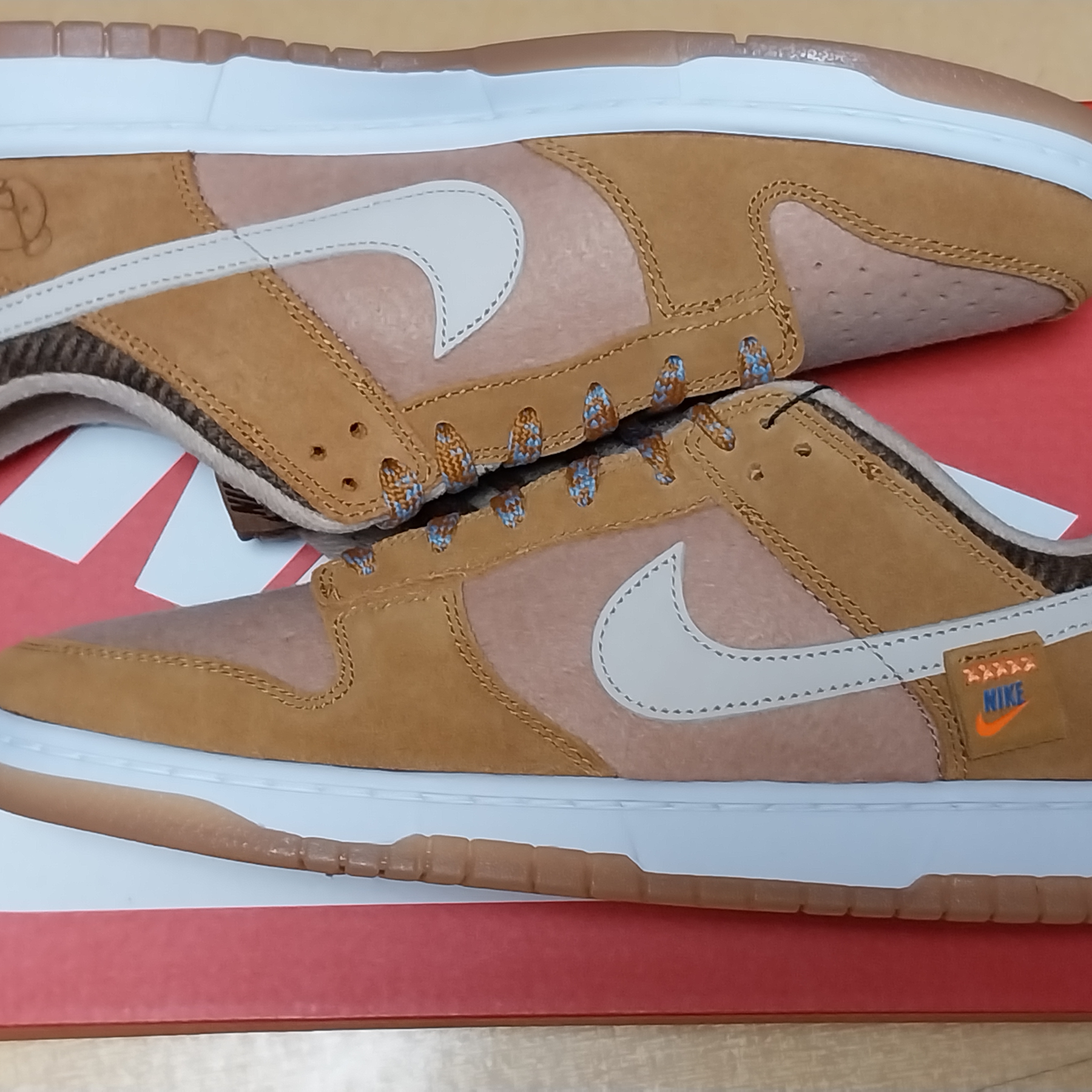 Nike Dunk Low SE Praline Desert Ochre 착용 스타일