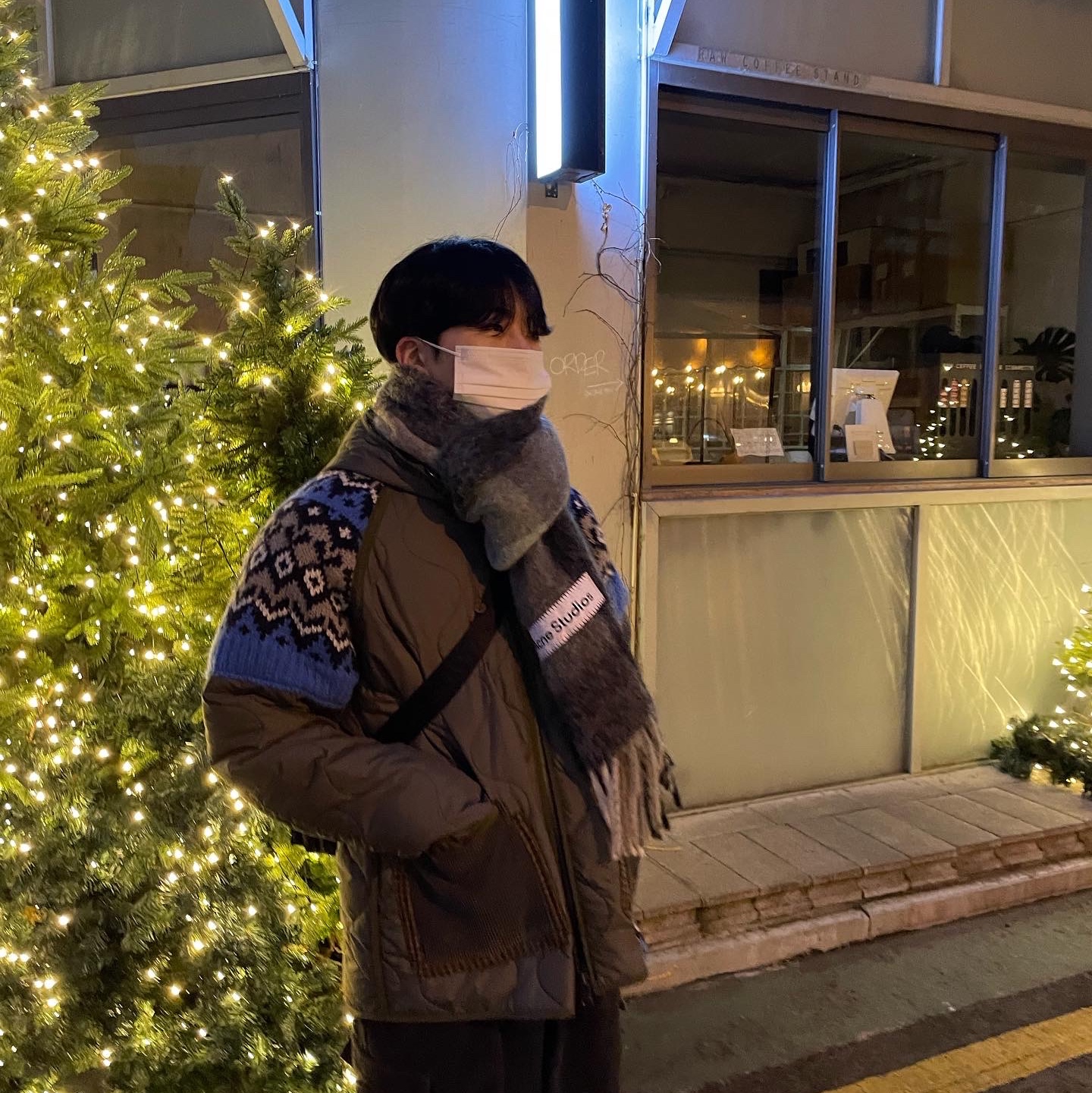 Acne Studios Mohair Check Muffler Grey Green Black 착용 스타일