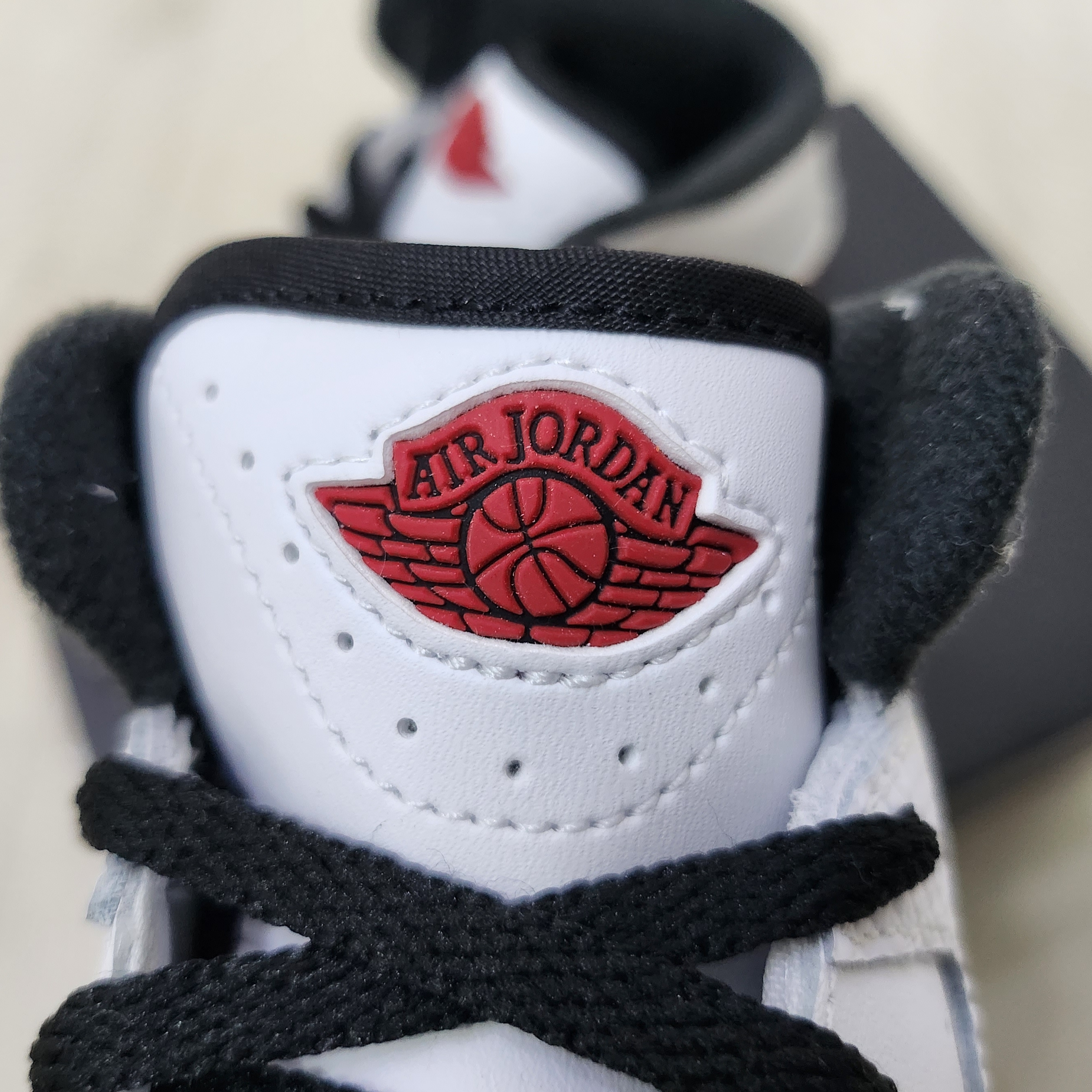 (TD) Jordan 2 Retro OG Chicago, Jordan 2 Retro OG Chicago 착용 스타일 - 3