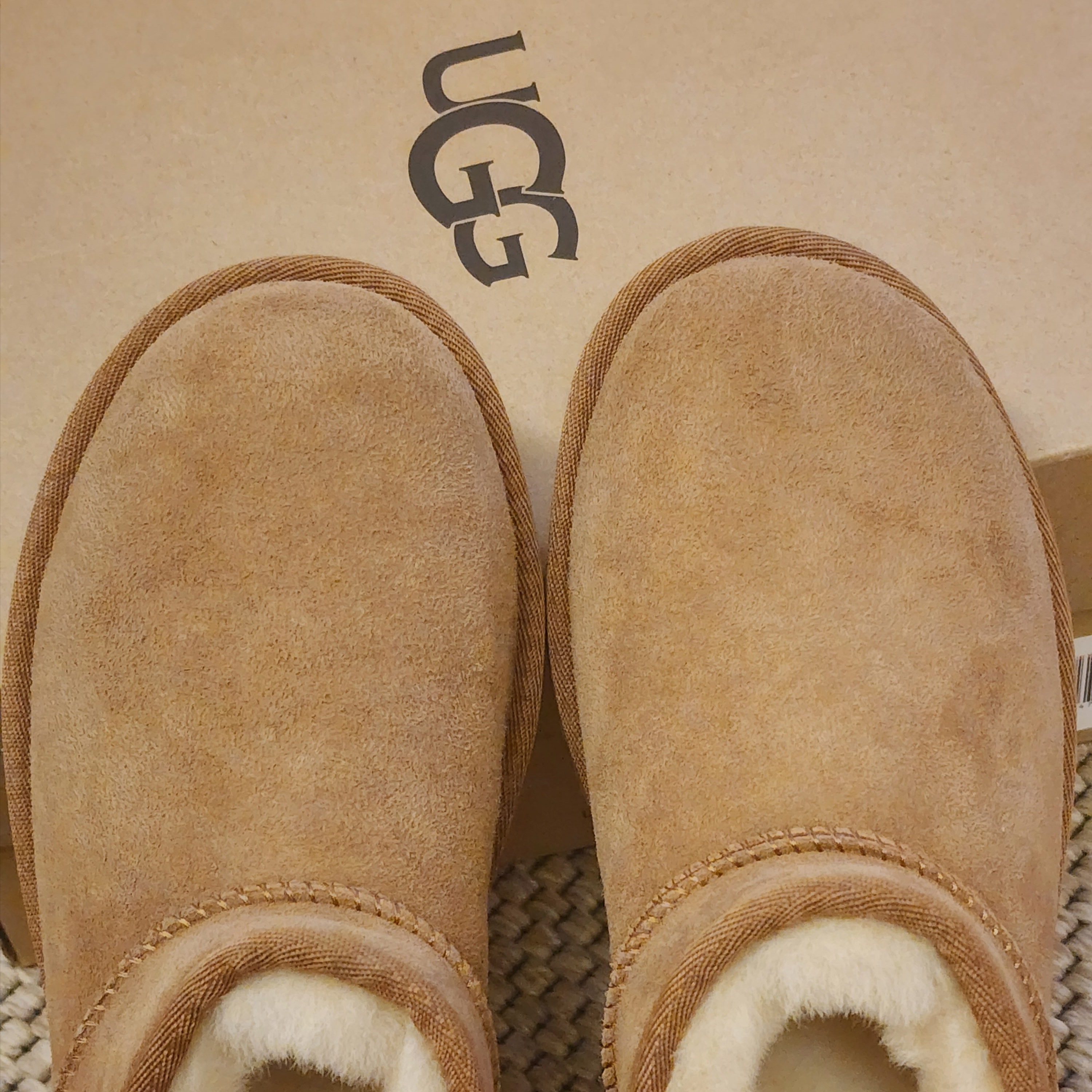 (W) UGG Classic Ultra Mini Boots Chestnut 착용 스타일