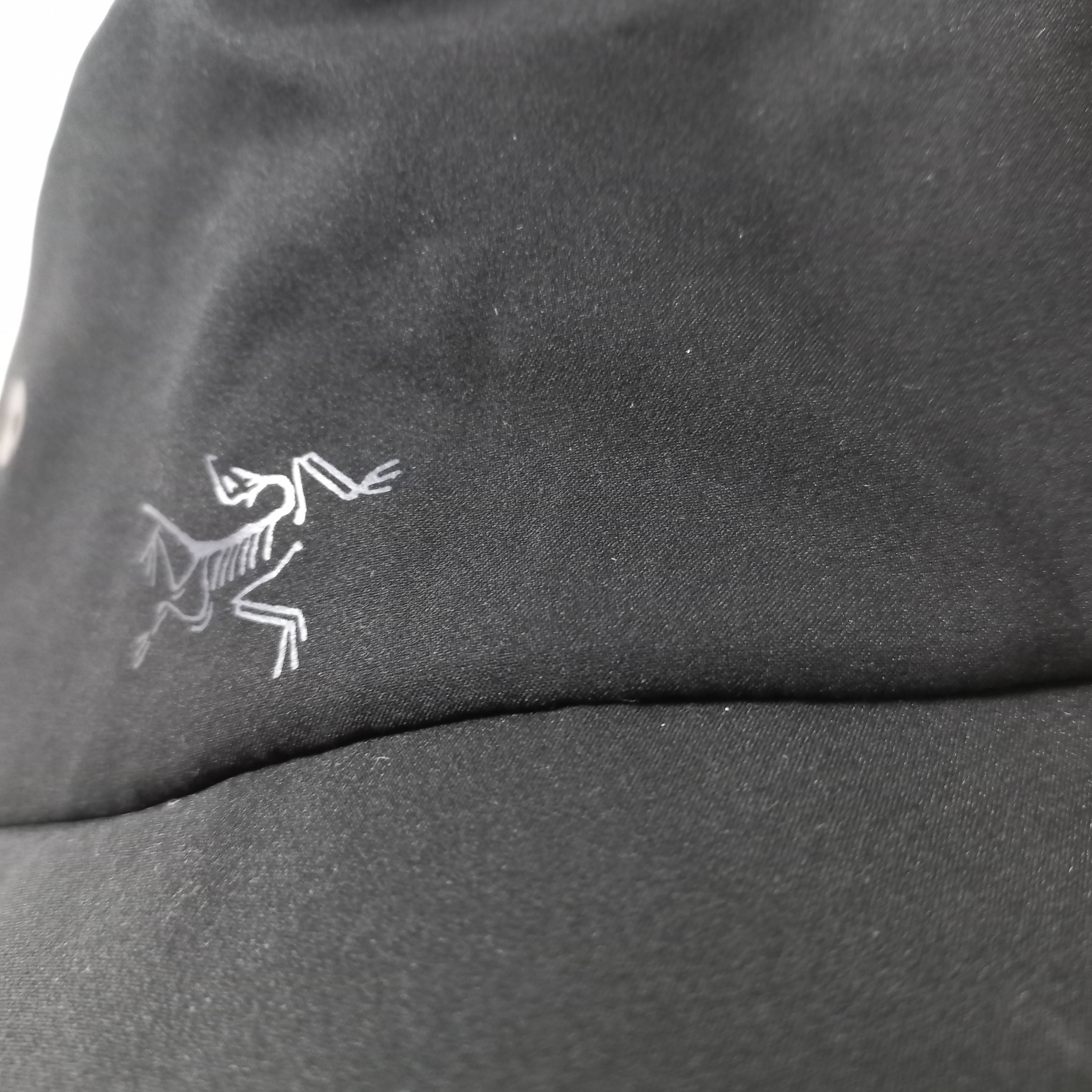 Arc'teryx Sinsolo Hat Black 착용 스타일