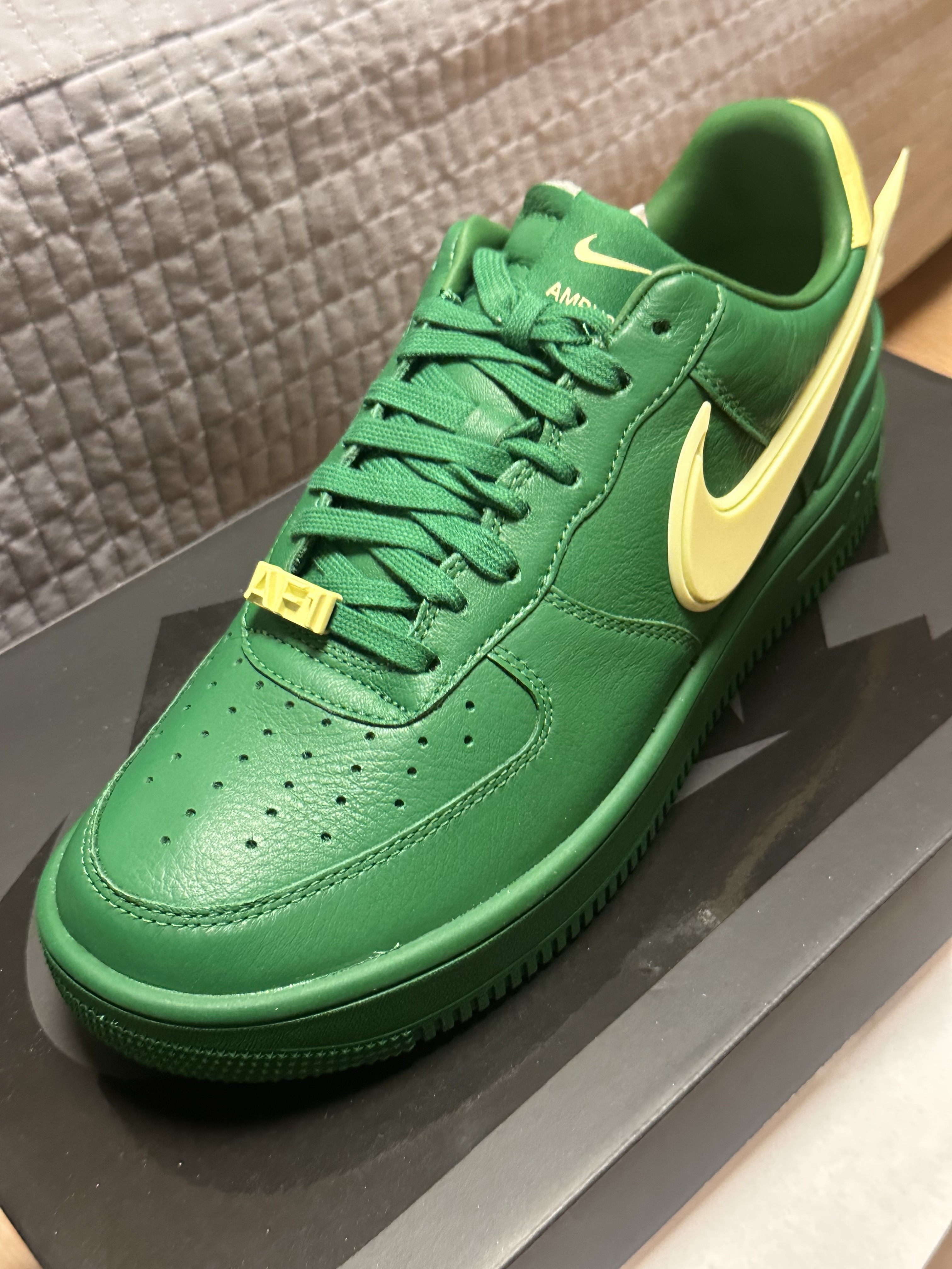 Nike x Ambush Air Force 1 Low SP Pine Green and Citron 착용 스타일 - 1