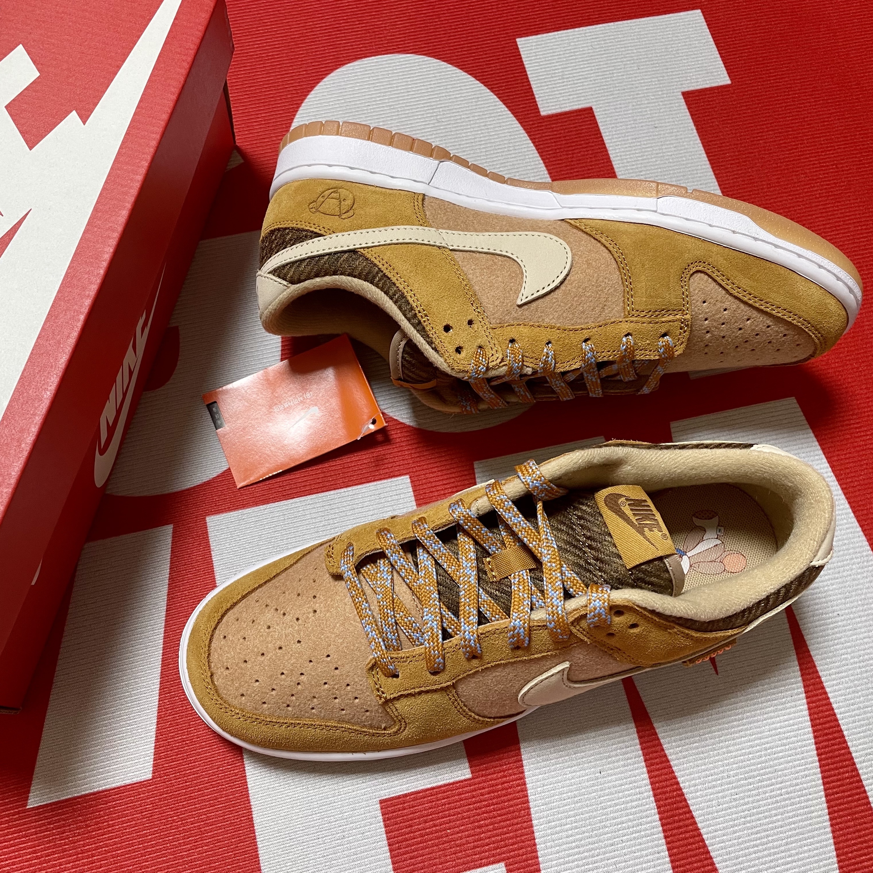 Nike Dunk Low SE Praline Desert Ochre 착용 스타일