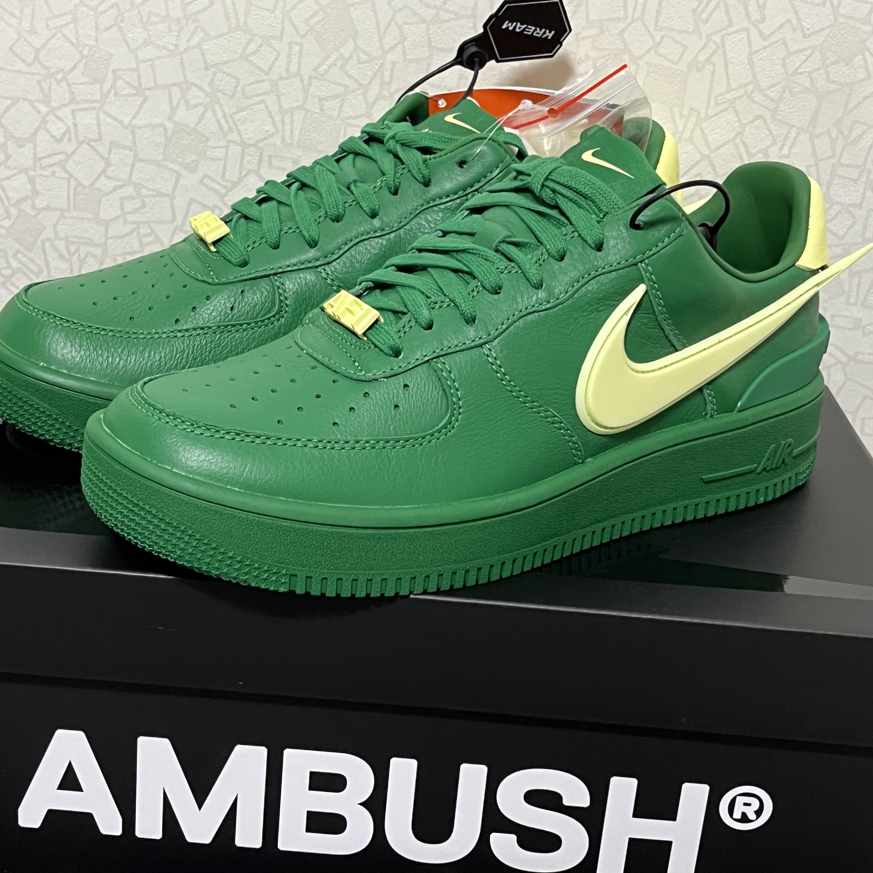 Nike x Ambush Air Force 1 Low SP Pine Green and Citron 착용 스타일