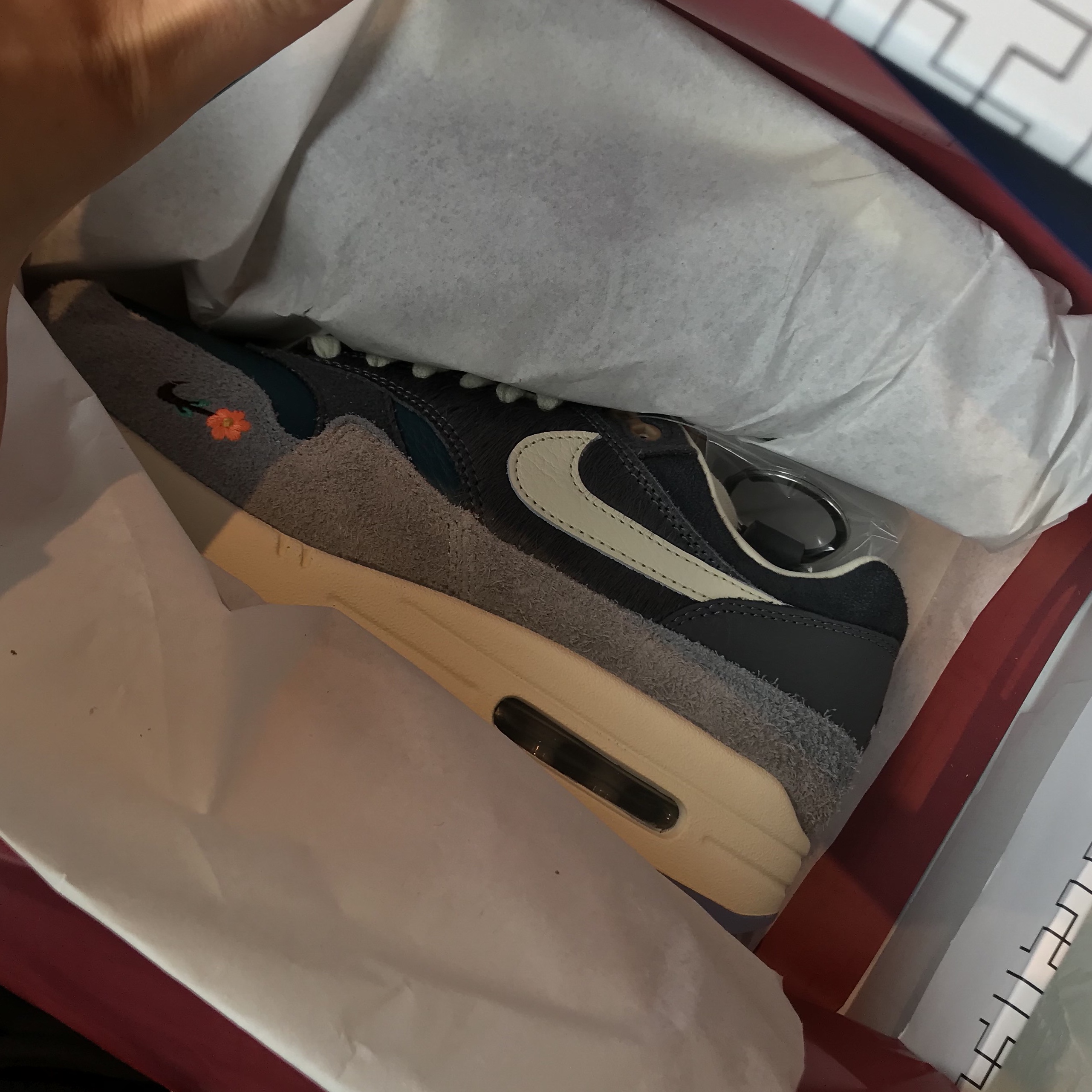 Nike x Kasina Air Max 1 SP Won-Ang Particle Grey, Nike x Kasina Air Max 1 SP Won-Ang Orange 착용 스타일 - 1