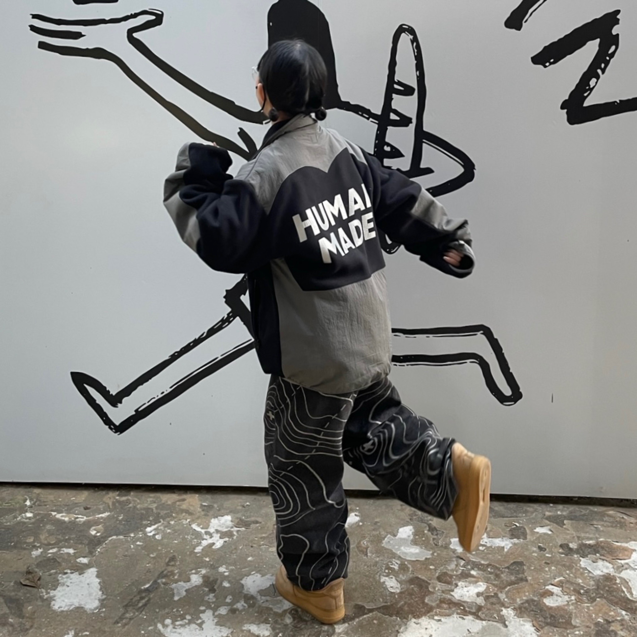 Nike Air Force 1 '07 WB Flax, Human Made Fleece Jacket Black 착용 스타일 - 1