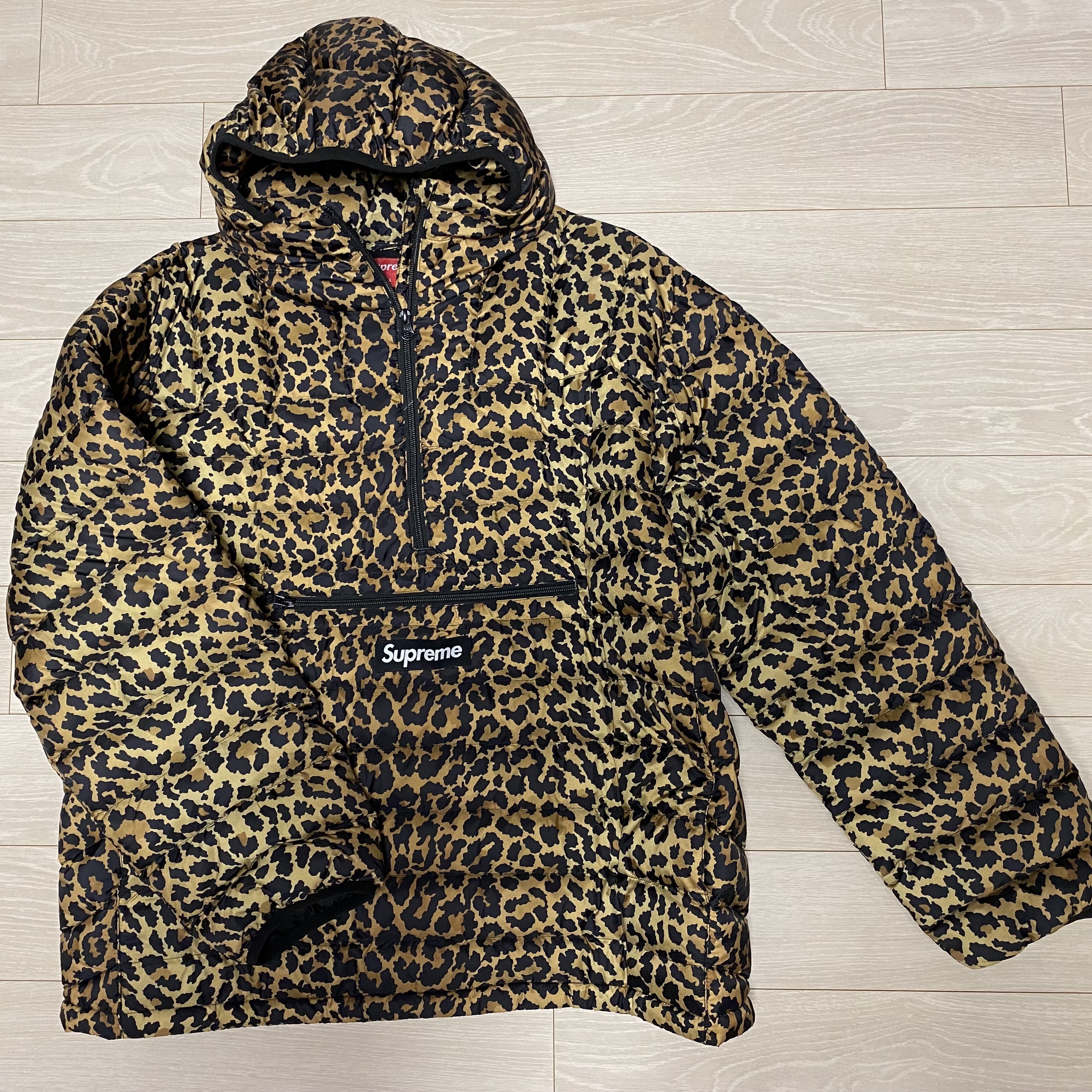 Supreme Micro Down Half Zip Hooded Pullover Leopard - 21FW 착용 스타일