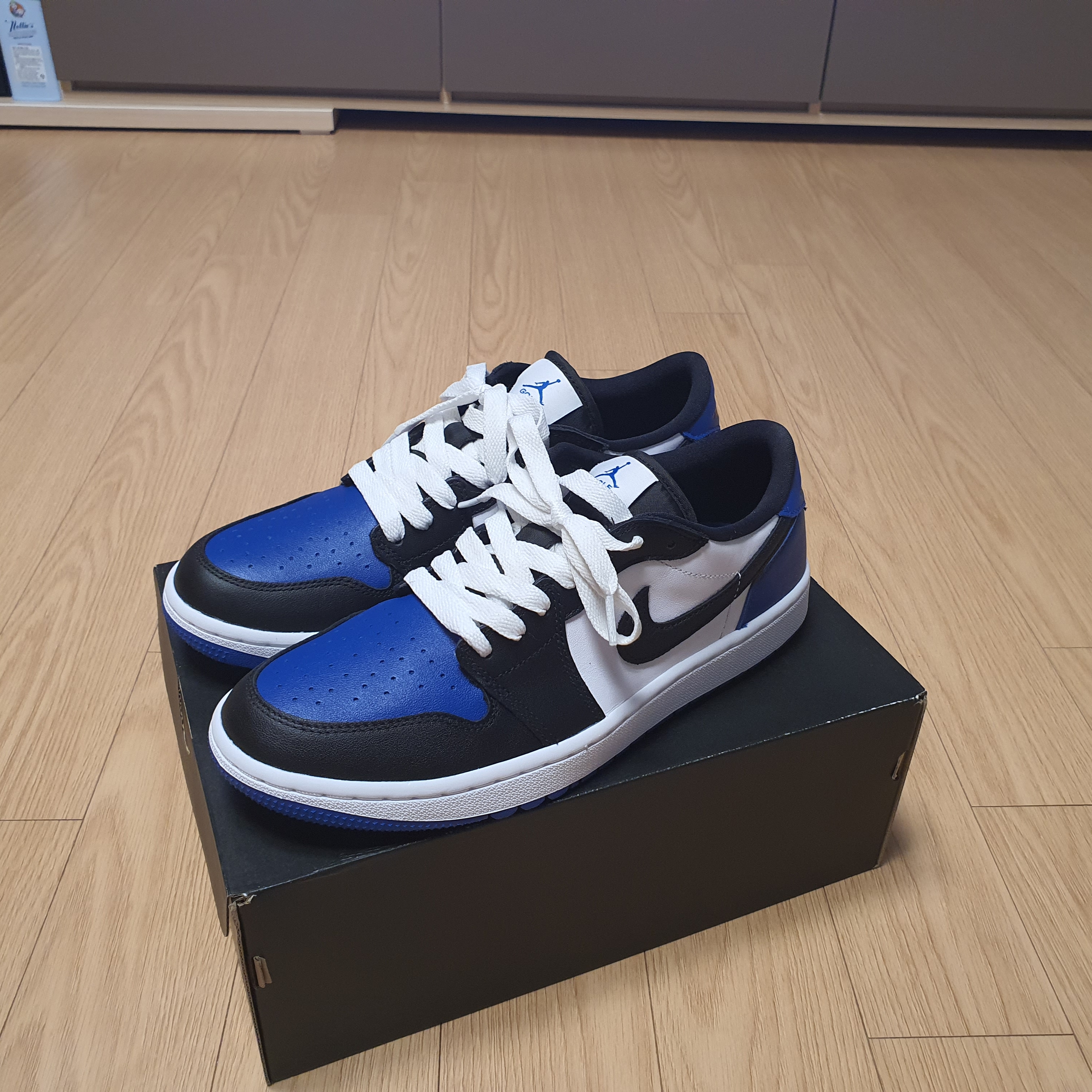 Jordan 1 Low Golf Sport Royal 착용 스타일 - 1