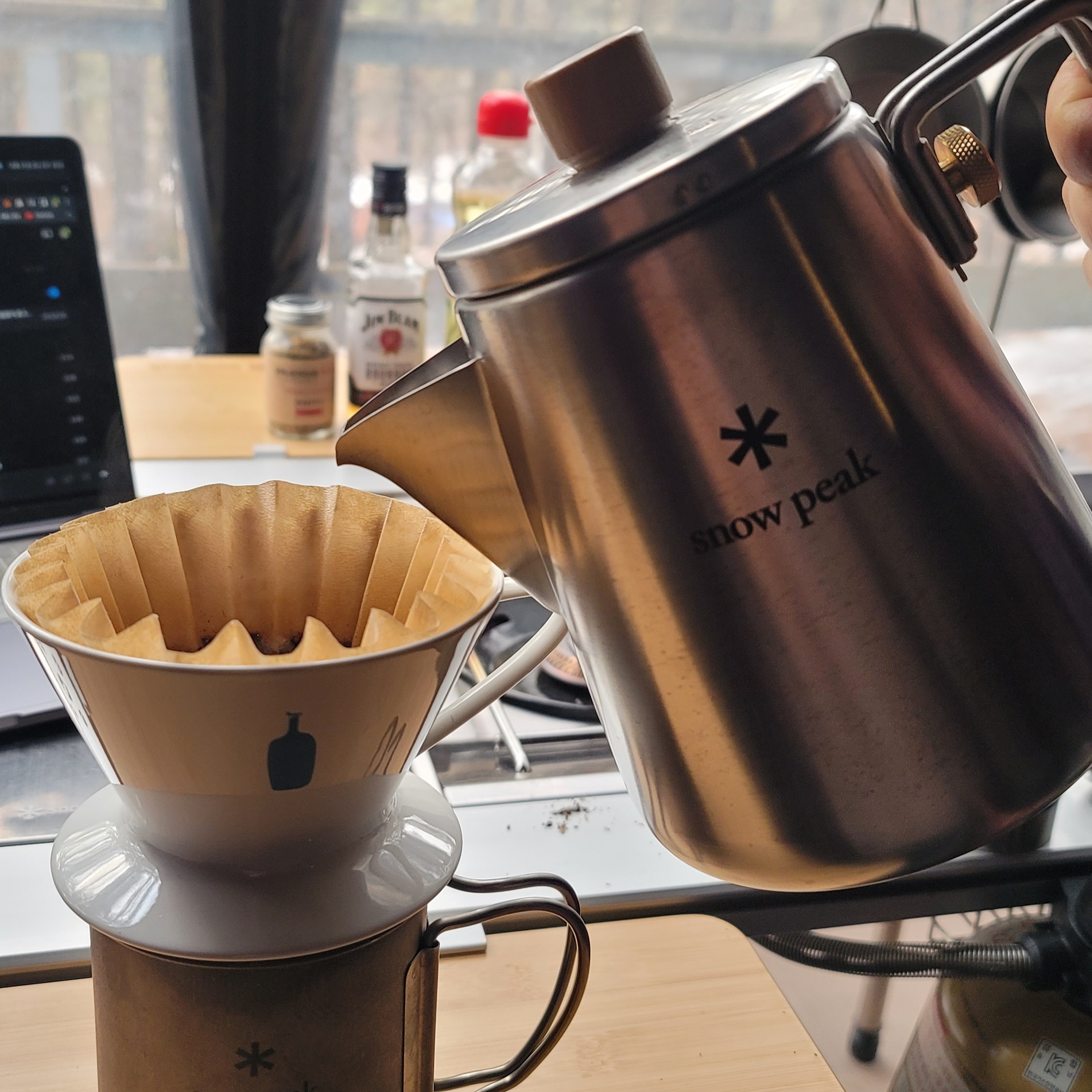 Snow Peak Field Barista Kettle 착용 스타일 - 2