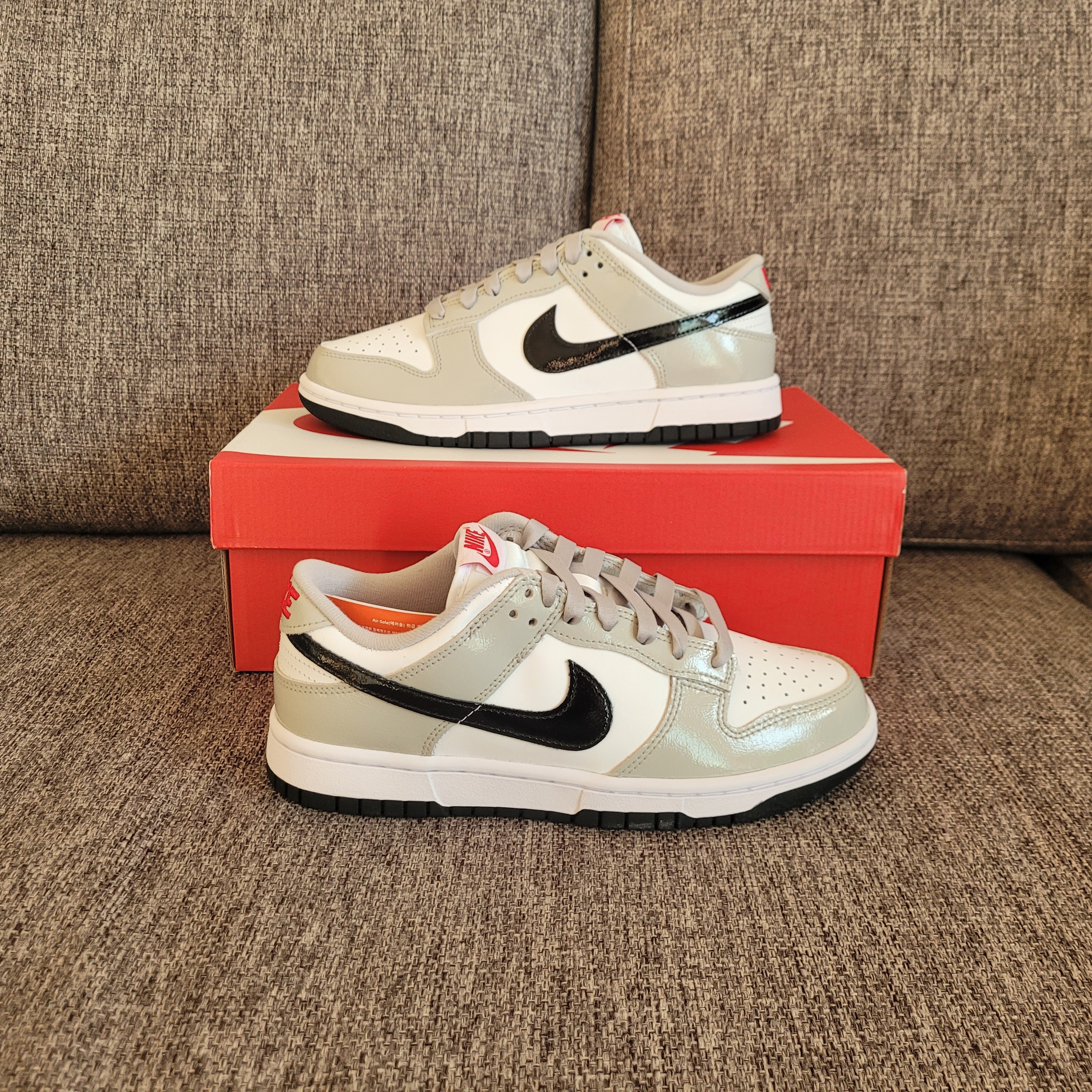 (W) Nike Dunk Low Essential Light Iron Ore Black 착용 스타일 - 3