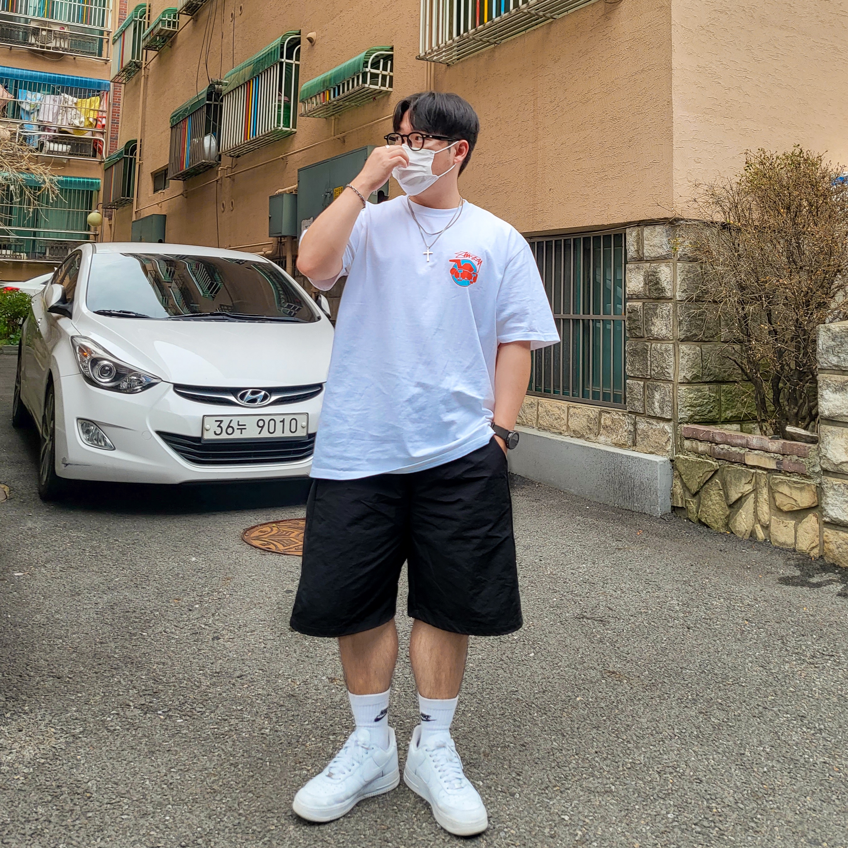 Stussy Skateman T-Shirt White, Nike x Supreme Air Force 1 Low White 착용 스타일 - 2