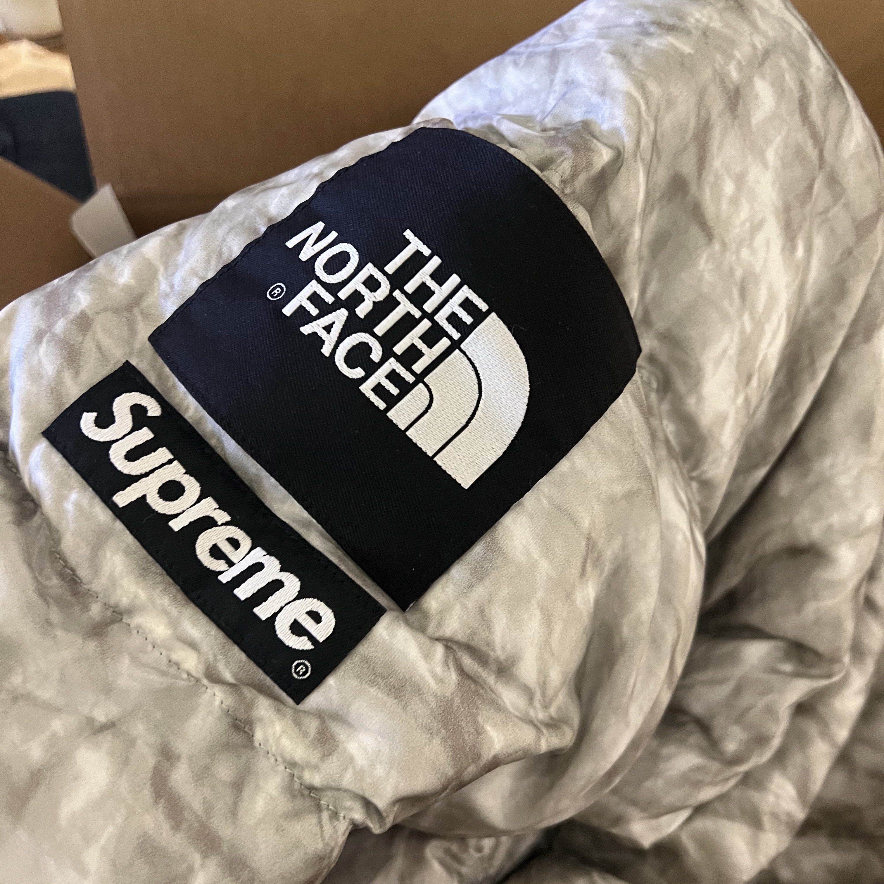 Supreme x The North Face Paper Print Nuptse Jacket - 19FW, Supreme Andre 3000 T-Shirt White - 22FW 착용 스타일 - 2