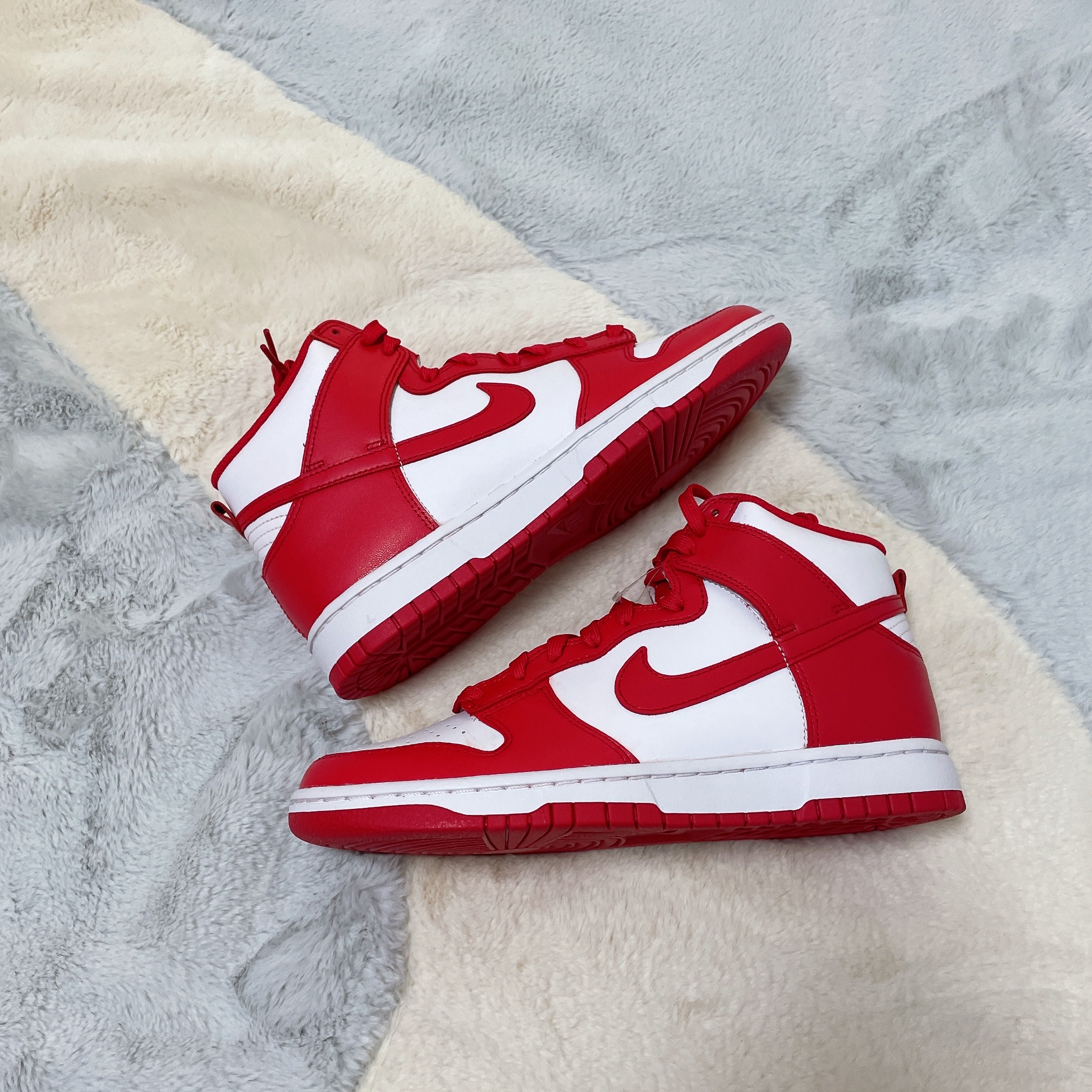 Nike Dunk High Retro Championship White and Red 착용 스타일 - 2