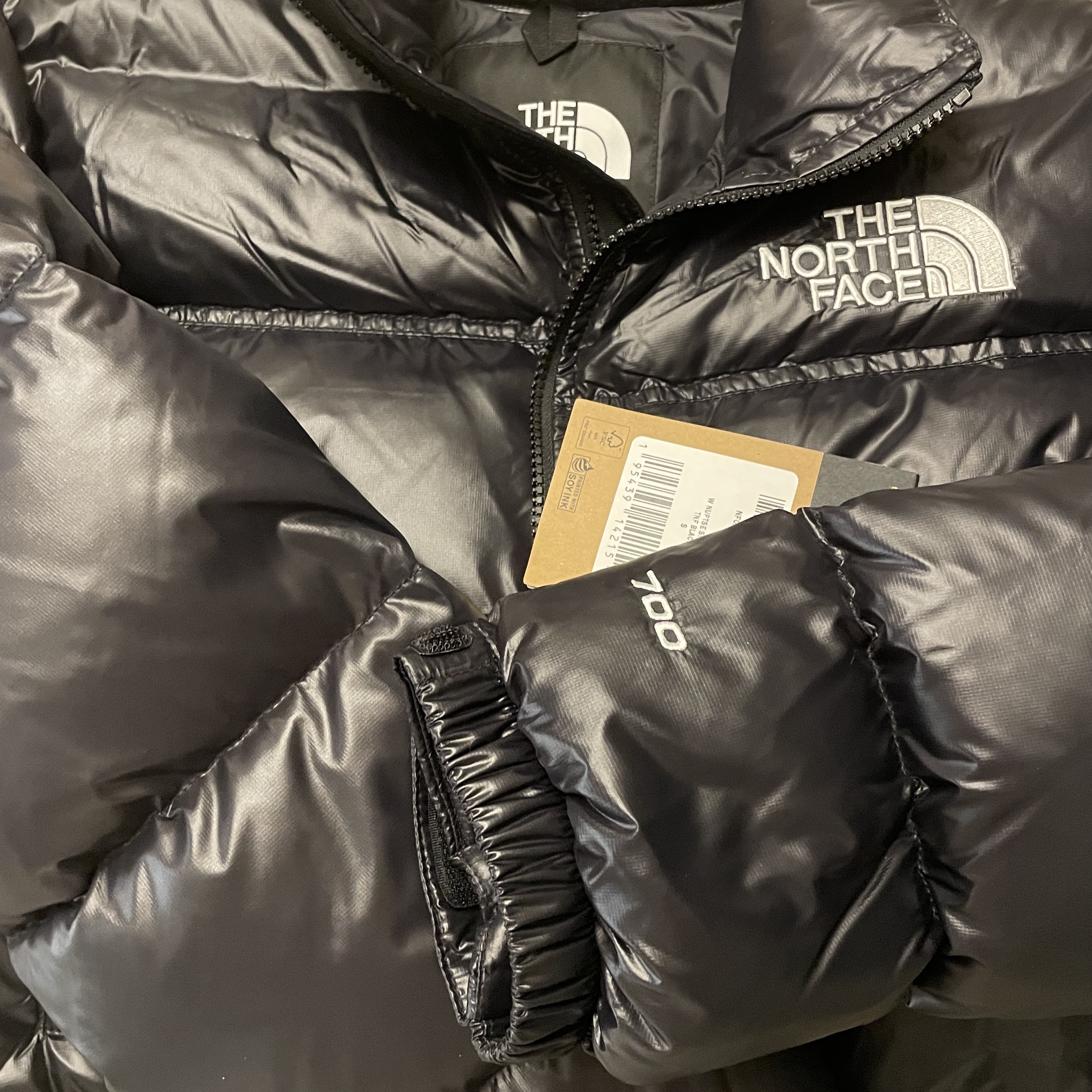 (W) The North Face Nuptse Short Jacket TNF Black 착용 스타일