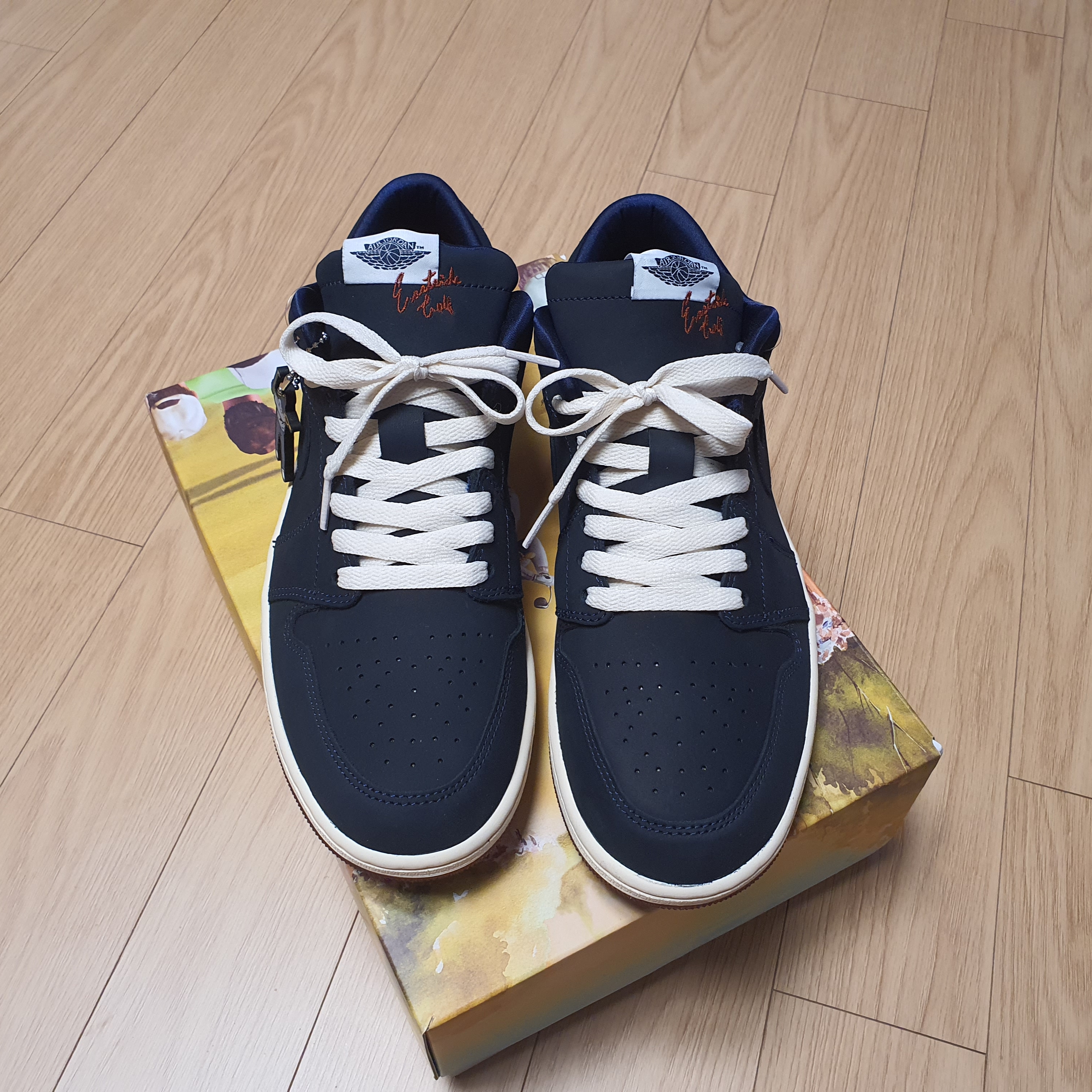 Jordan 1 x Eastside Golf Low Midnight Navy 착용 스타일 - 3