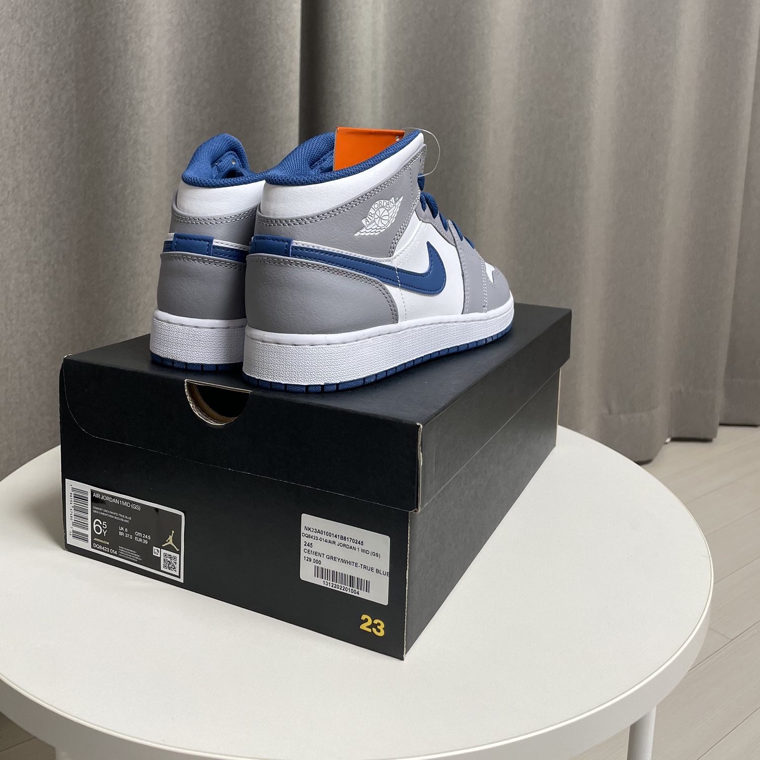 (GS) Jordan 1 Mid Cement Grey True Blue 착용 스타일 - 5