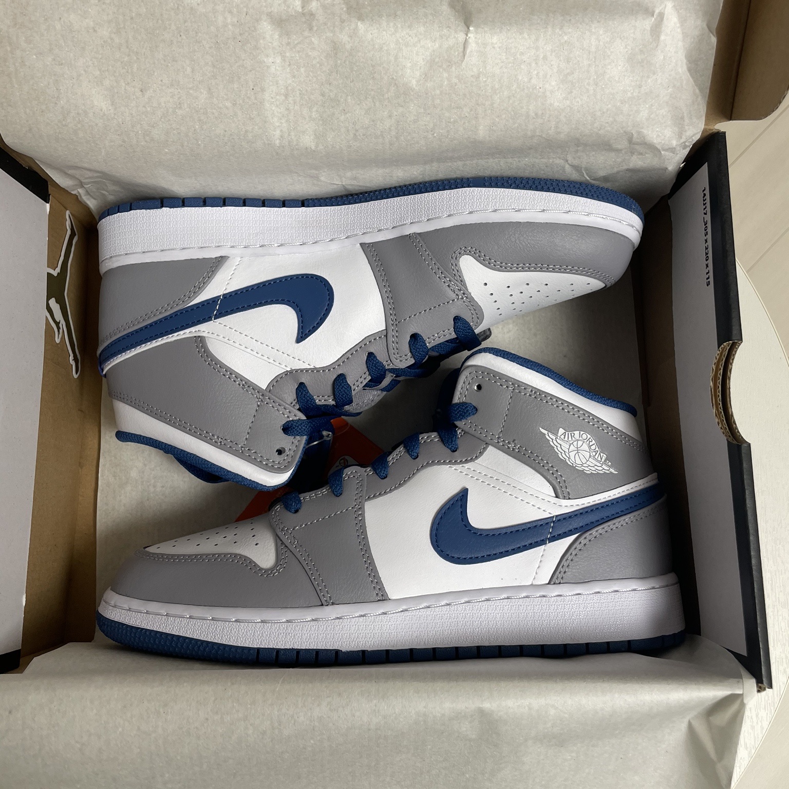 (GS) Jordan 1 Mid Cement Grey True Blue 착용 스타일 - 2